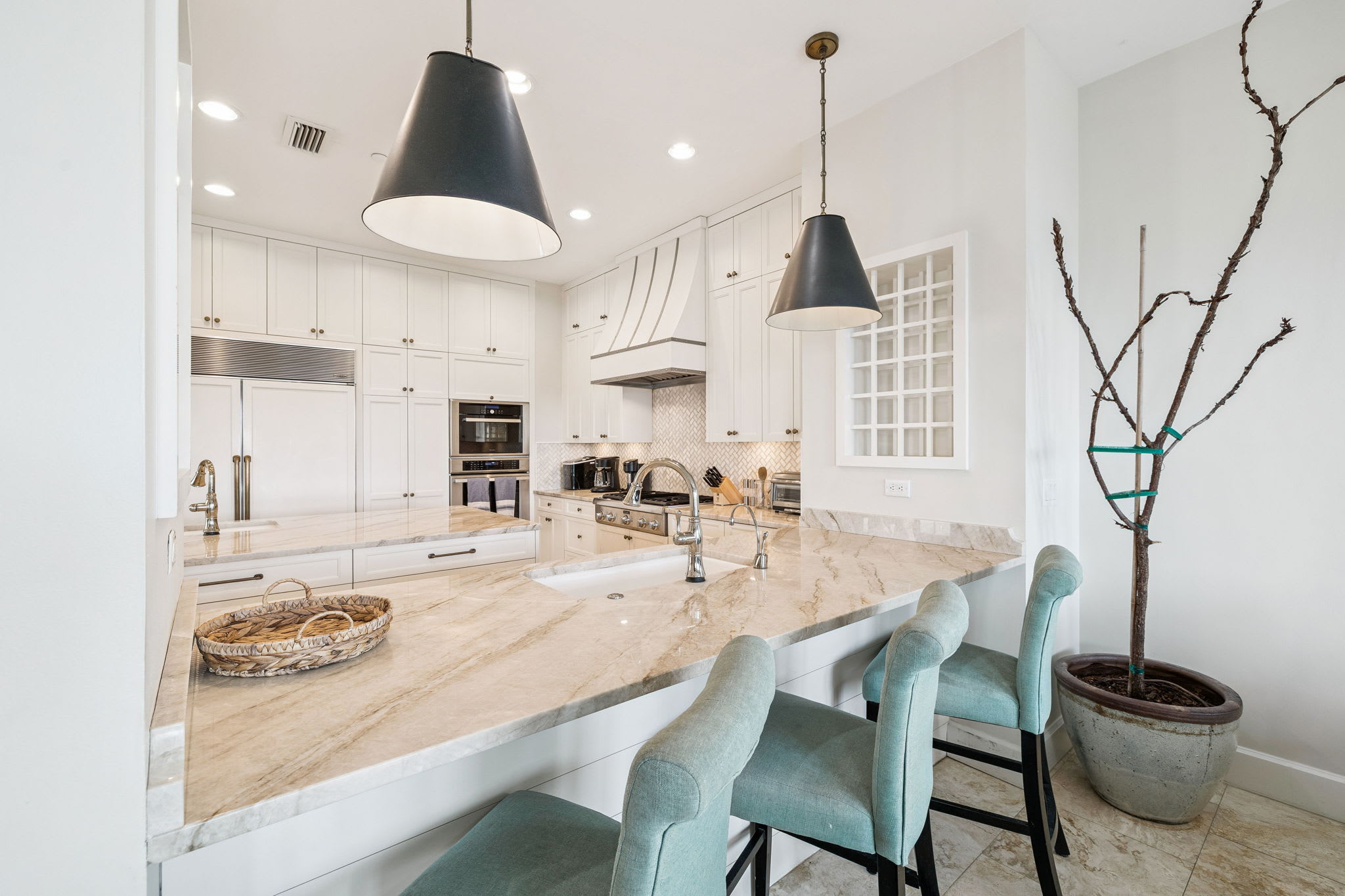 Chef's Kitchen - Offering Stainless Steel Appliances