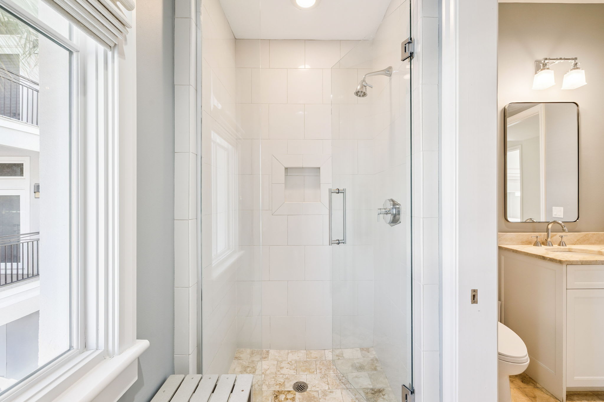 King Guest En-Suite - Walk-In Shower
