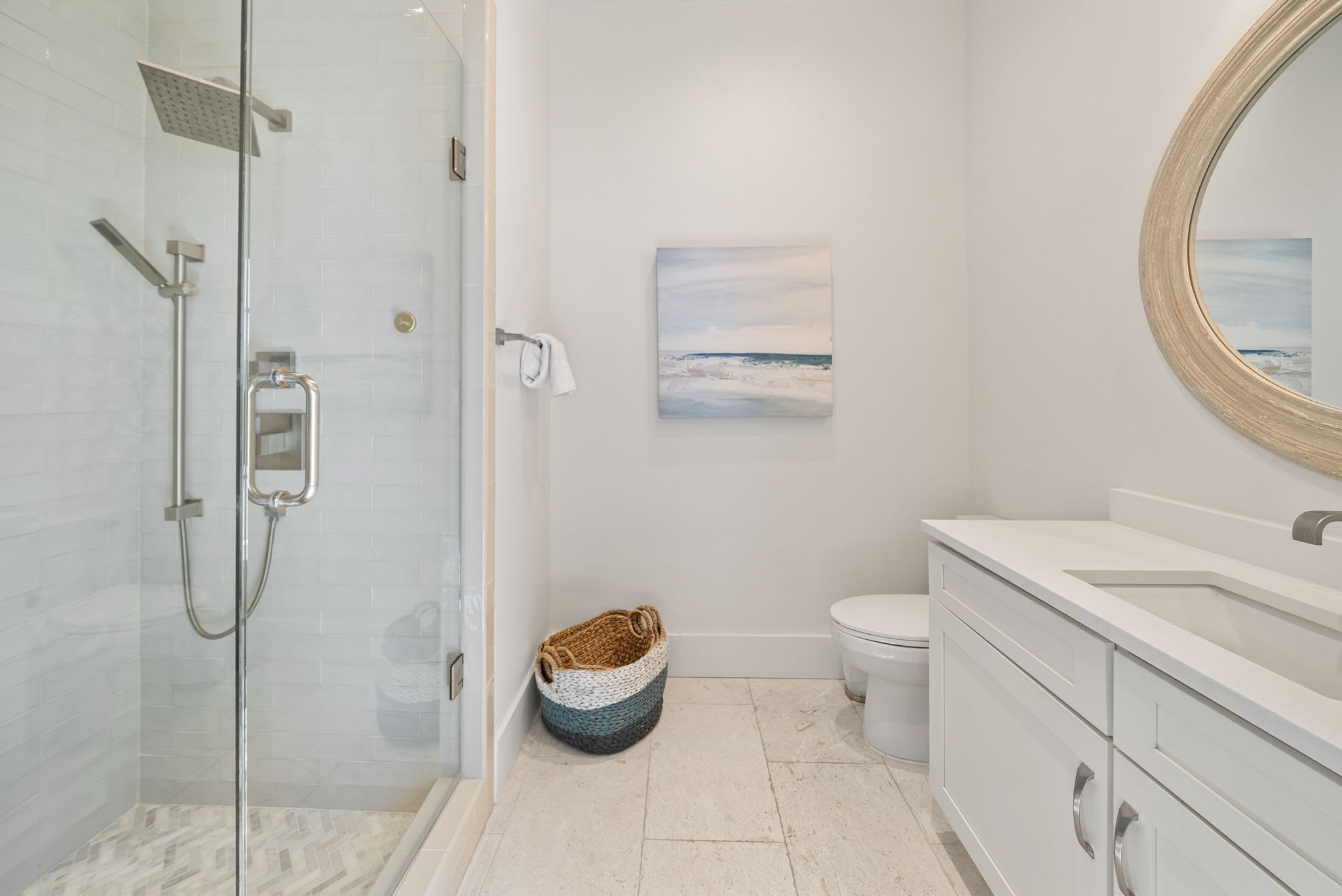 King Guest En-Suite - Single Vanity + Walk-In Shower