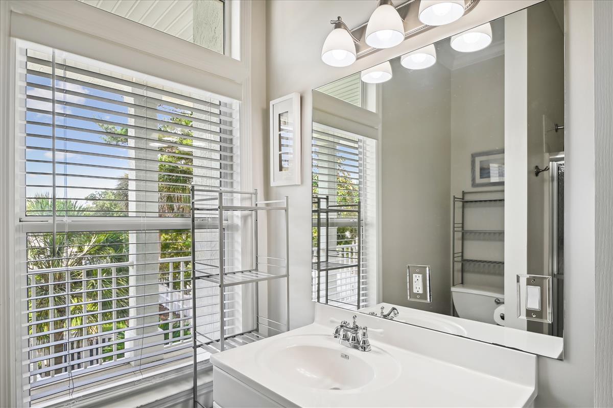 2nd Floor - Primary En Suite