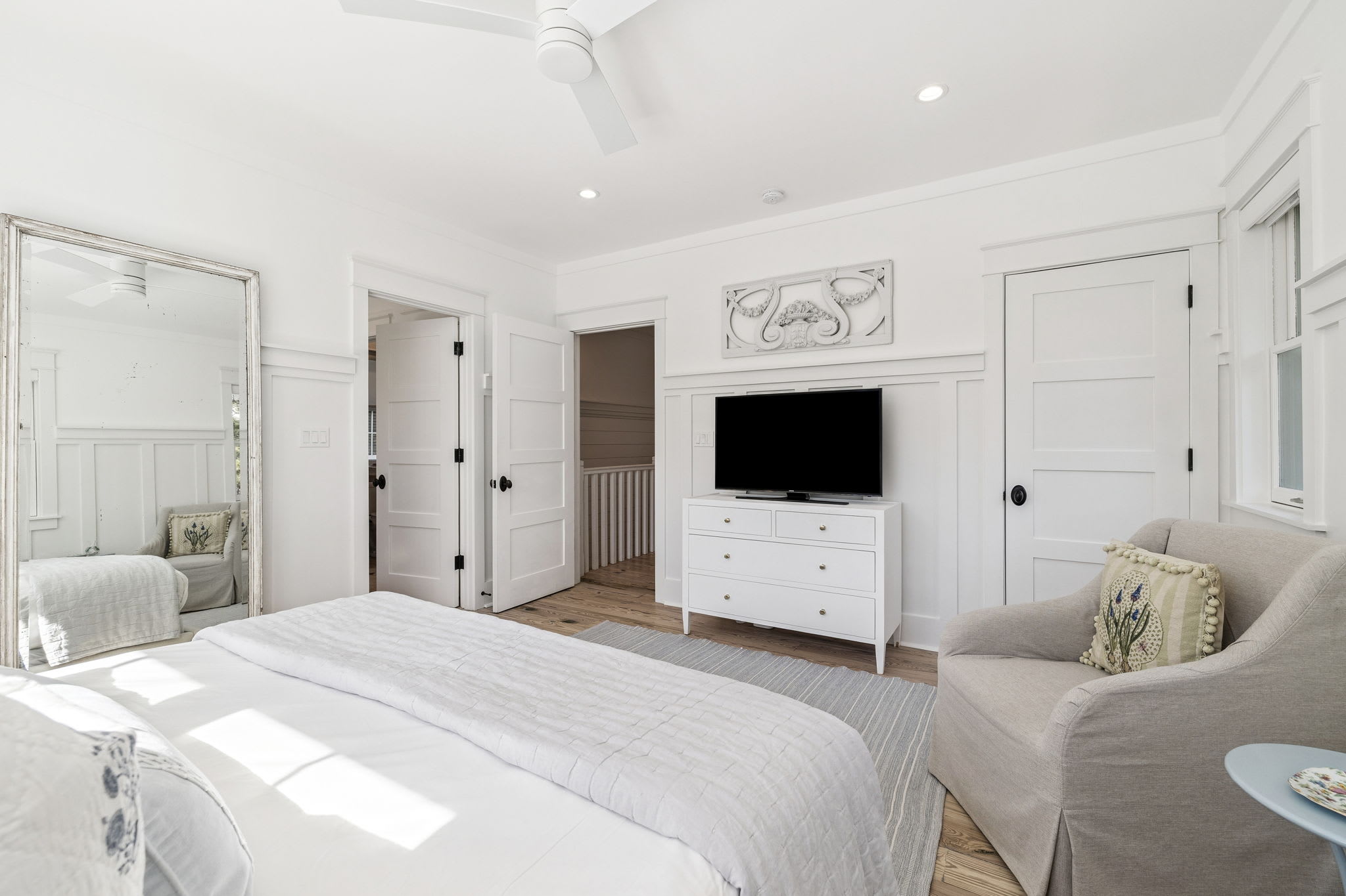 Primary King Suite - Equipped with a Flat-Screen TV