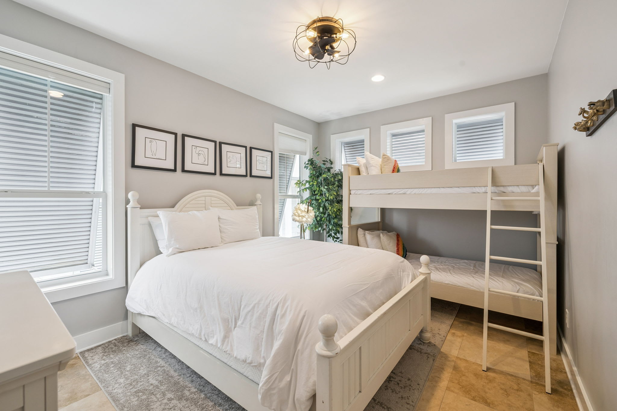 2nd Floor - Queen Guest Suite