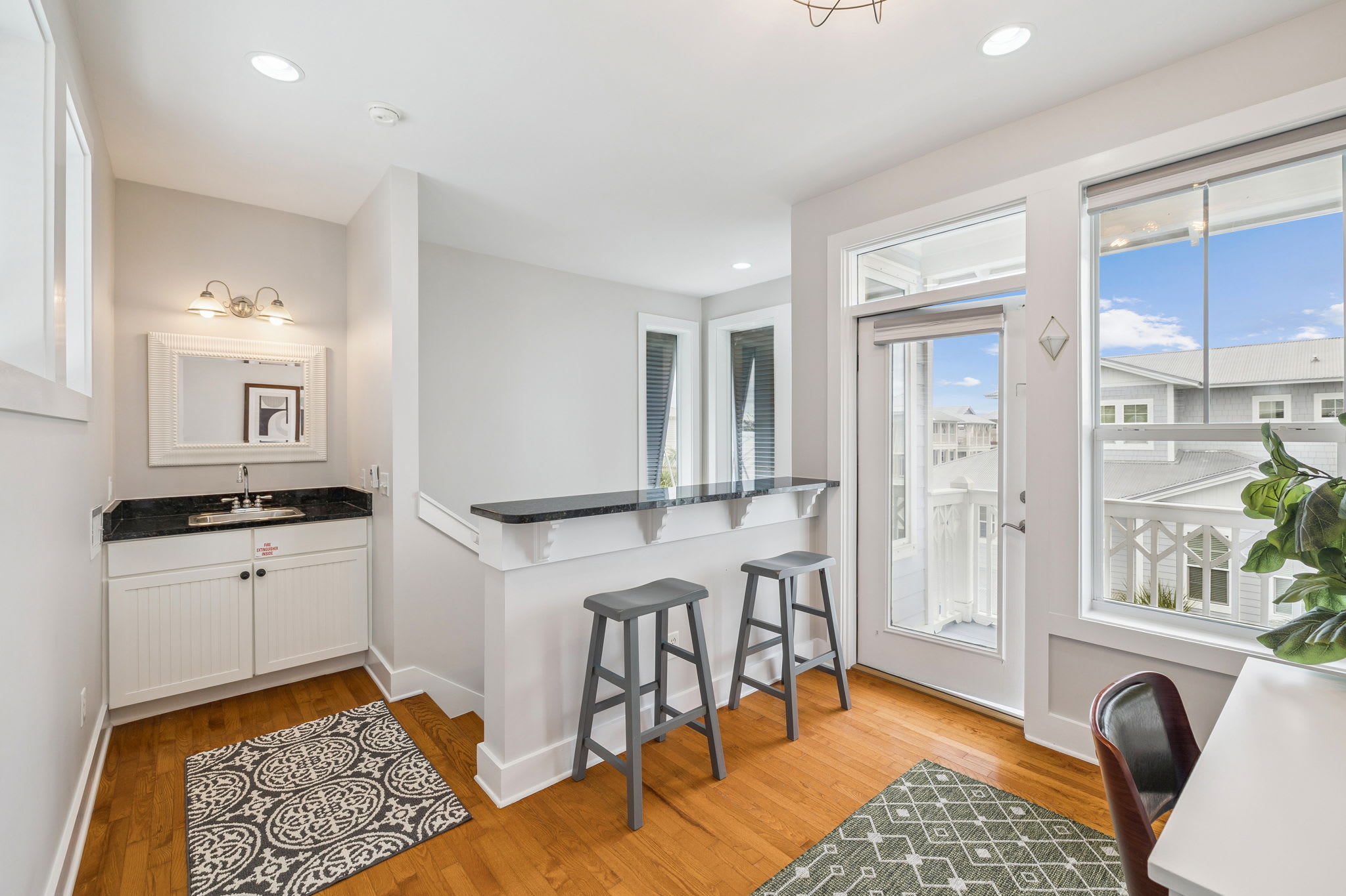 3rd Floor Sitting Area - Wet Bar & Seating for 2