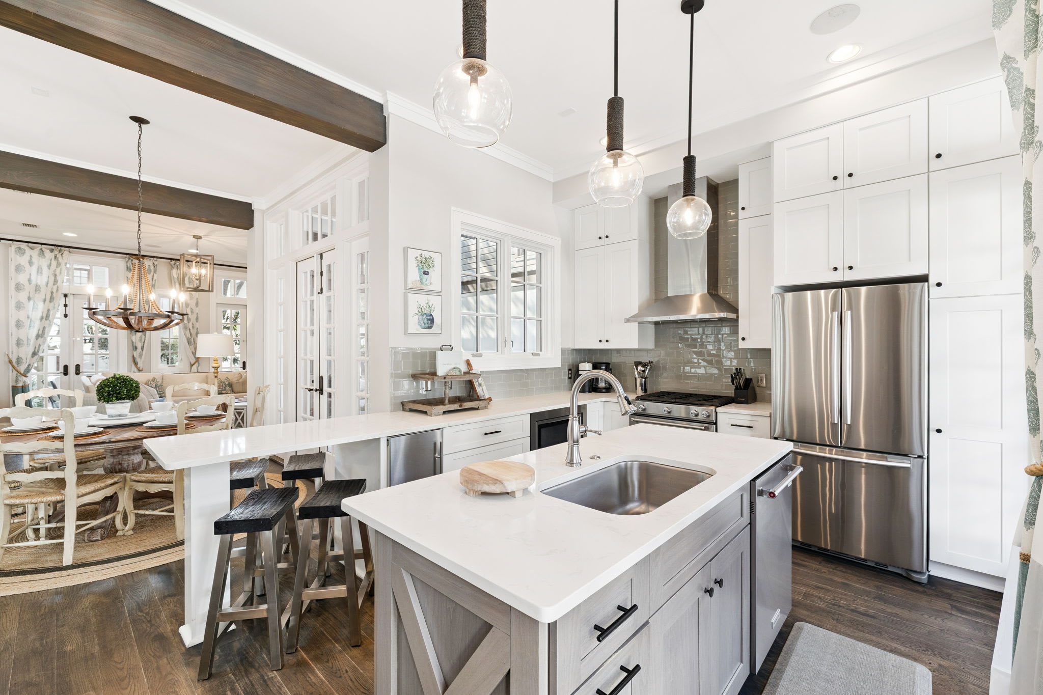 Spacious & Fully Equipped Chef's Kitchen