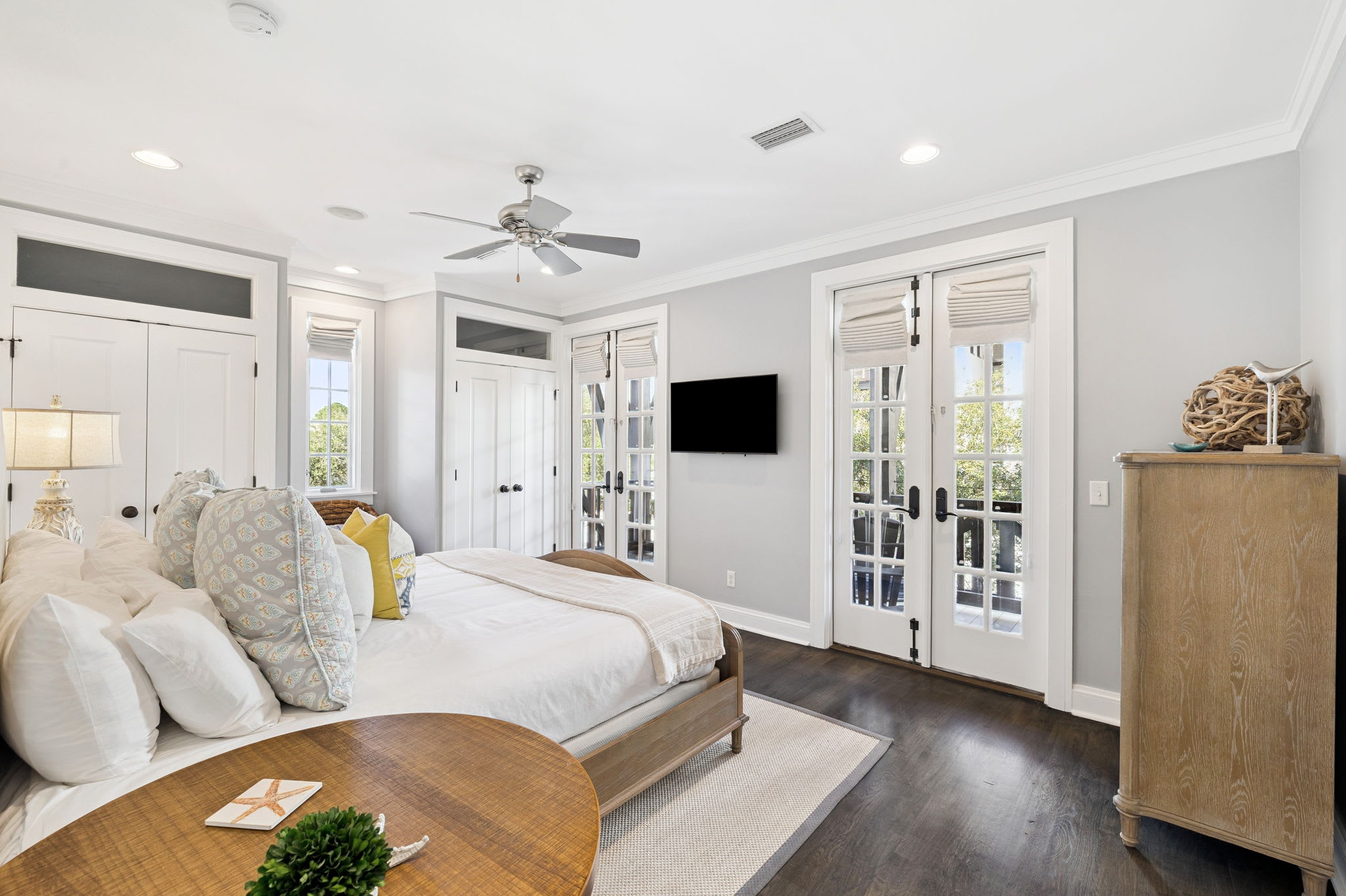 Primary King Suite - Balcony Access + Flat-Screen TV