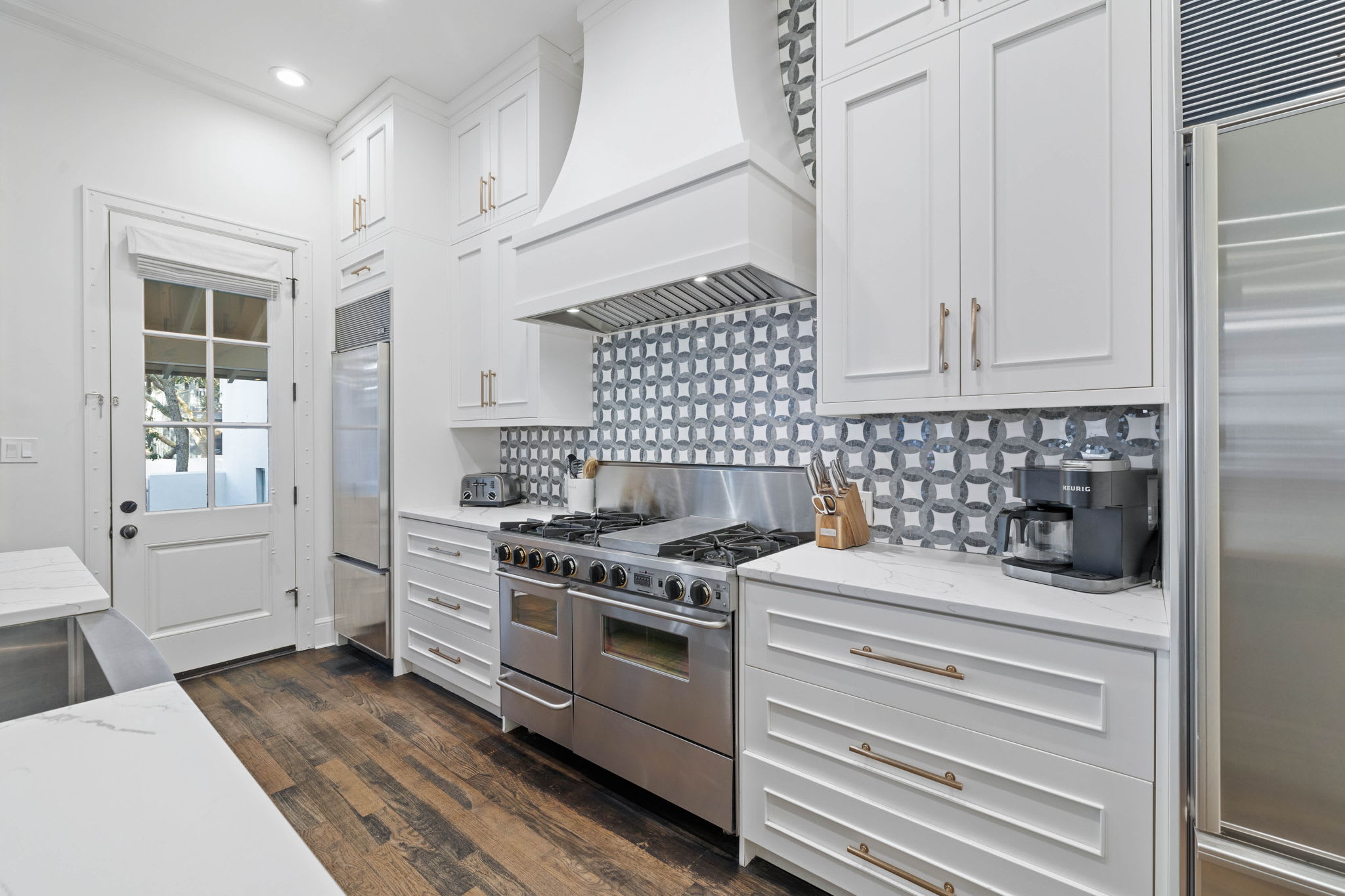 Kitchen - Featuring a new Firestar Six-burner Gas Range