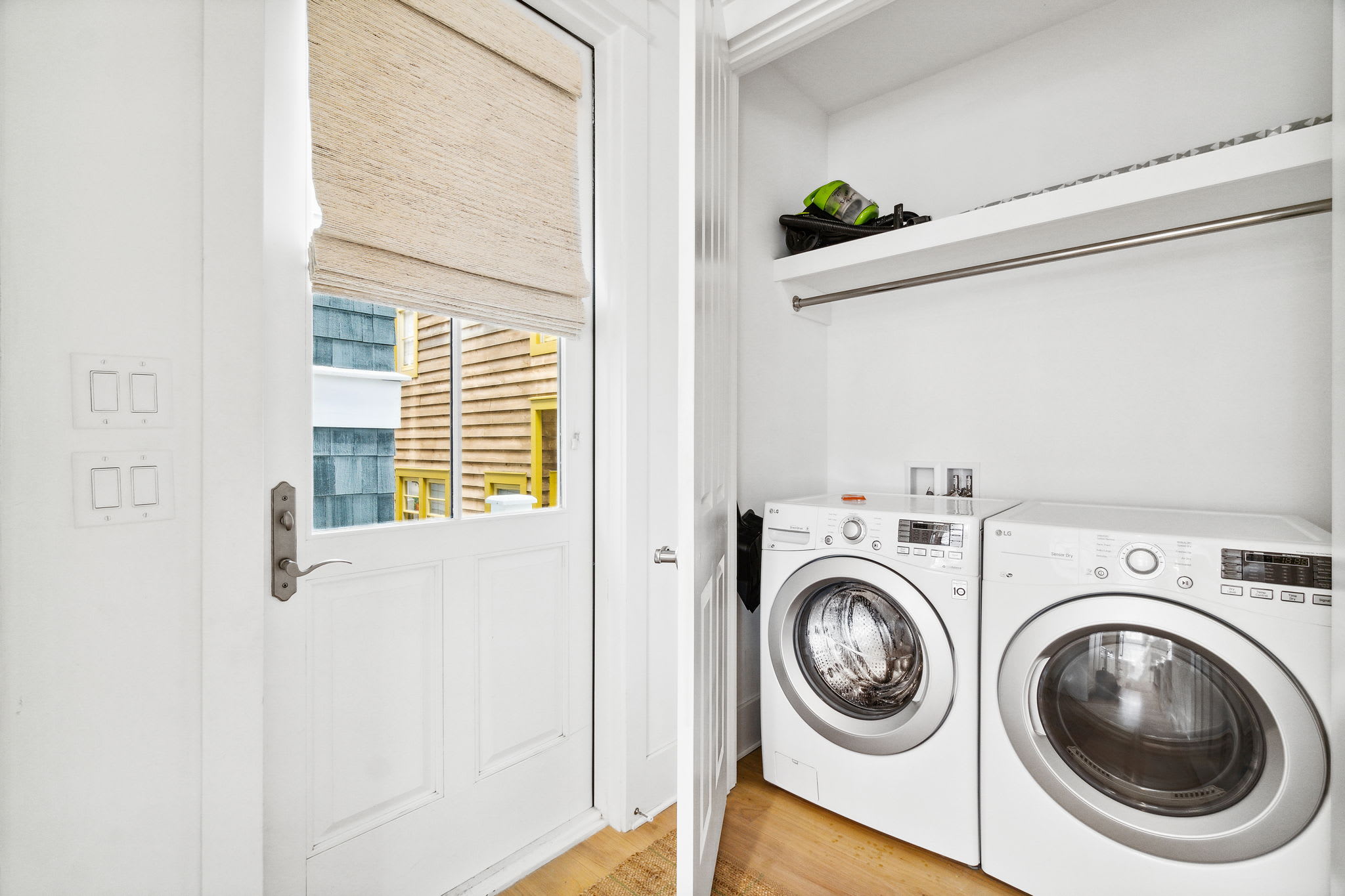 Full Size Washer & Dryer on 2nd Floor
