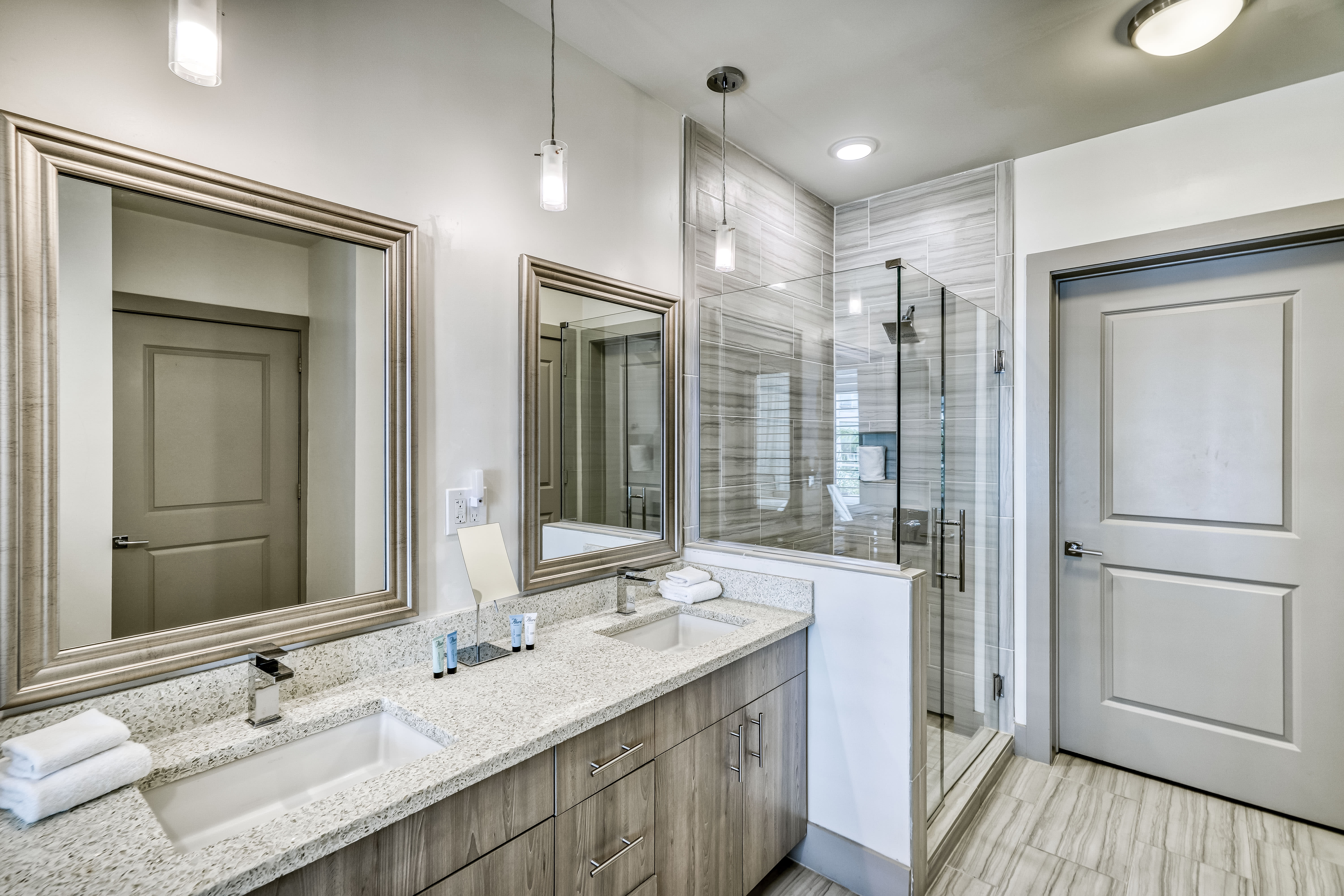 Primary King En-Suite - Dual Vanities & Walk-In Shower