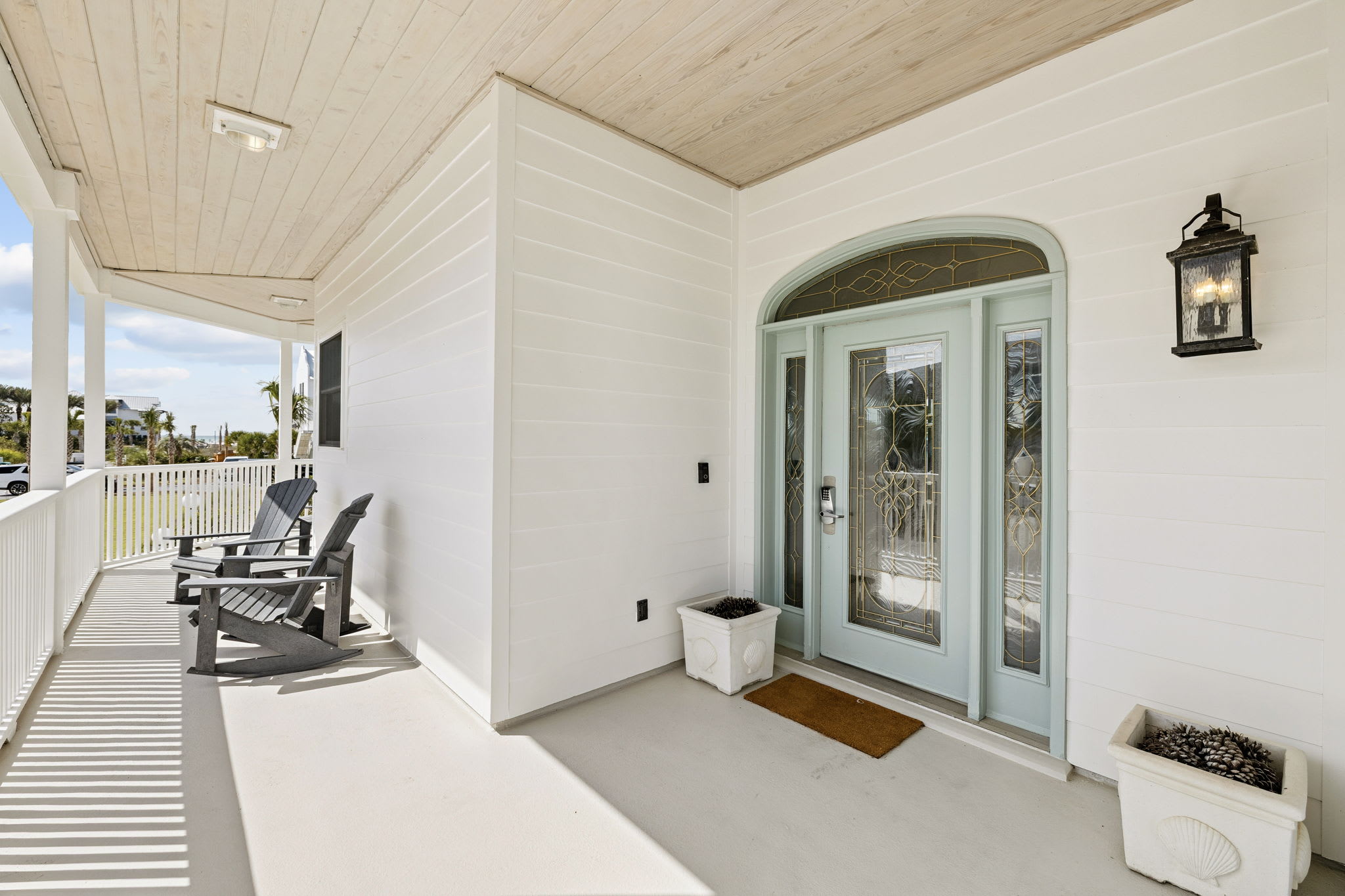 Inviting Front Porch - Perfect for Morning Coffee