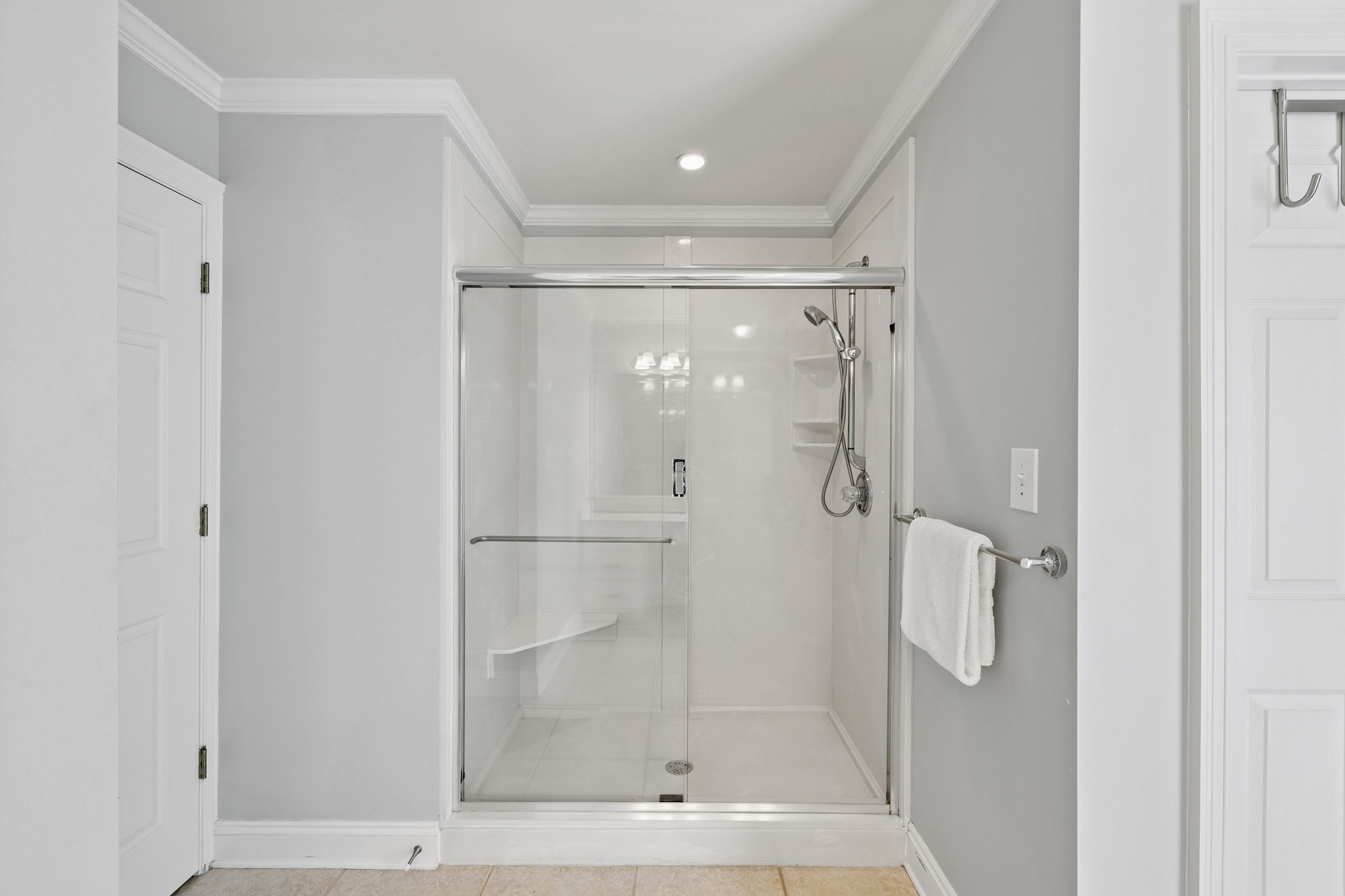King Guest Suite - Walk-In Shower