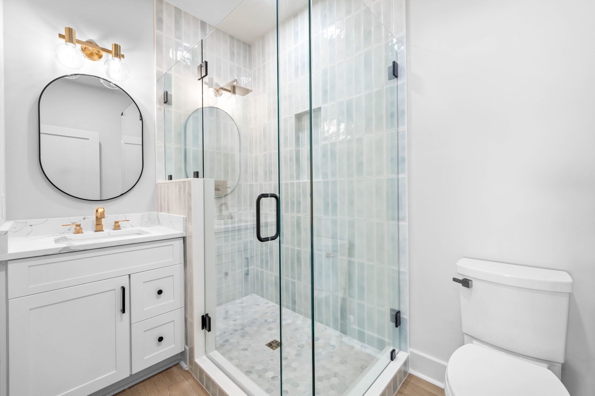 King Guest En-Suite - Single Vanity + Walk-In Shower