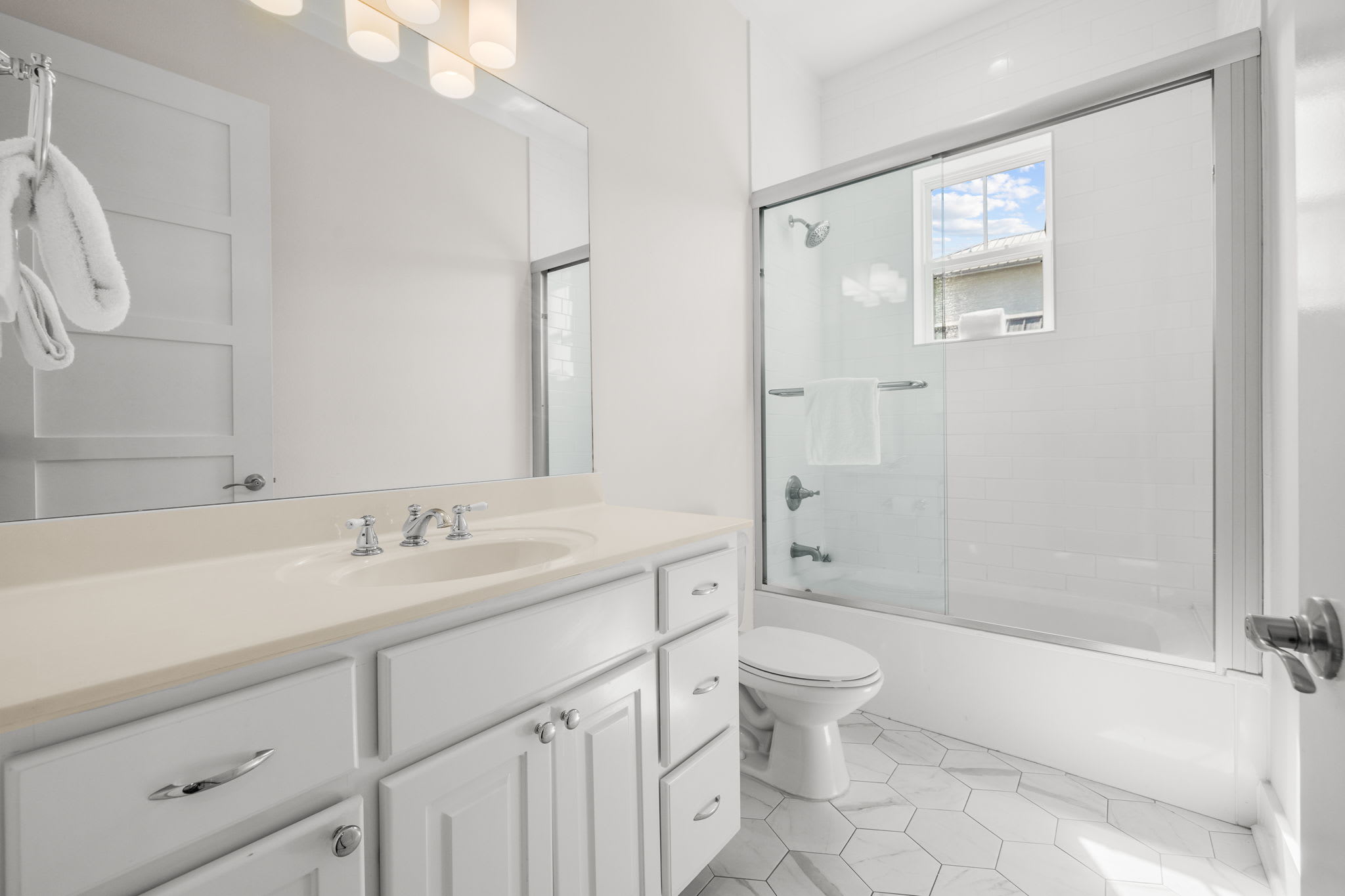 2nd Floor Shared Guest Bathroom