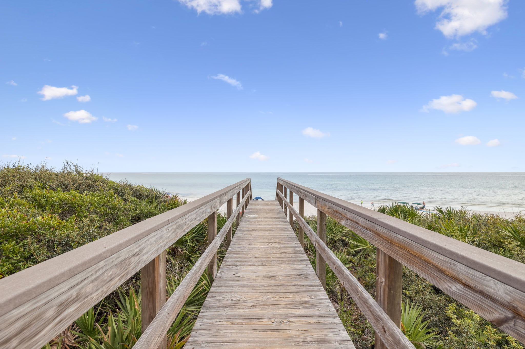 Seamless Beach Access - Just Steps Away!