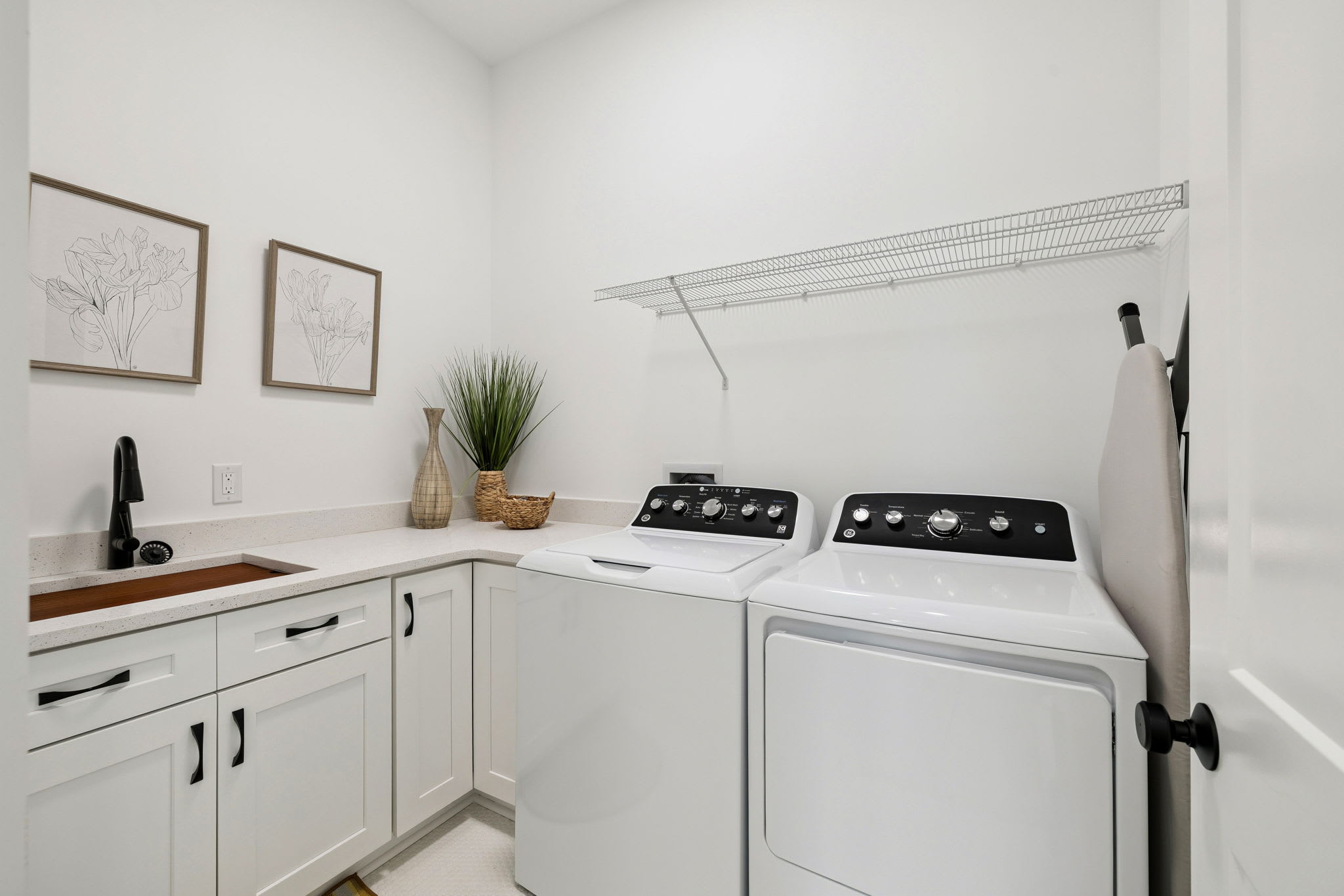 Full-Size Washer & Dryer