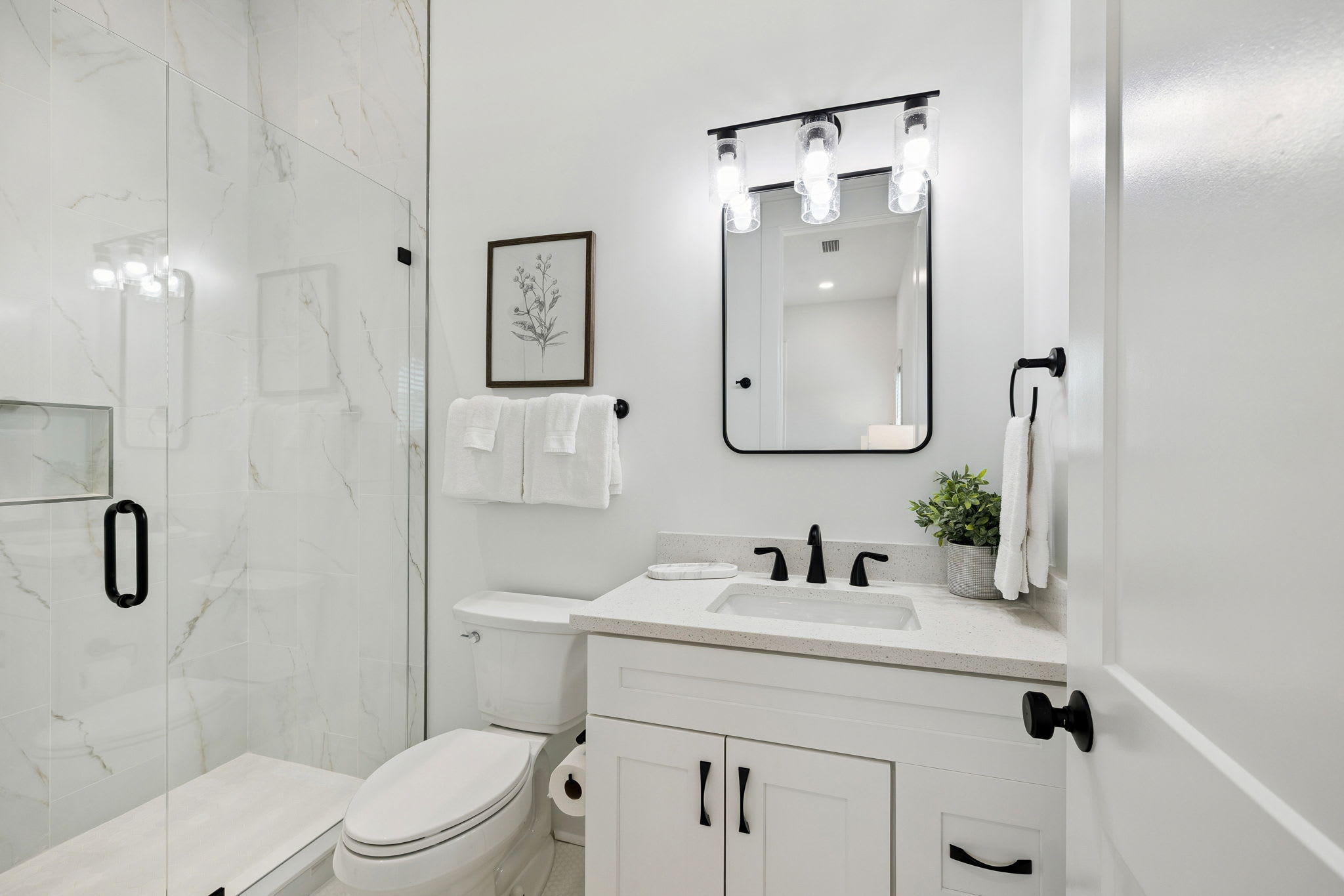 King Guest En-Suite - Single Vanity + Walk-In Shower