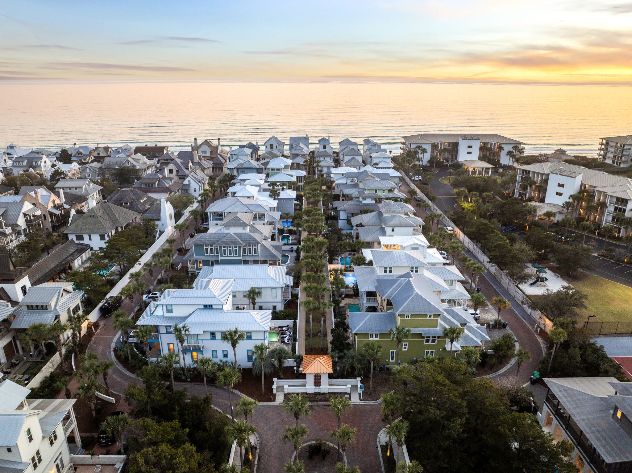 'Wave N Sea' - Situated in the Heart of the Water's Edge Community