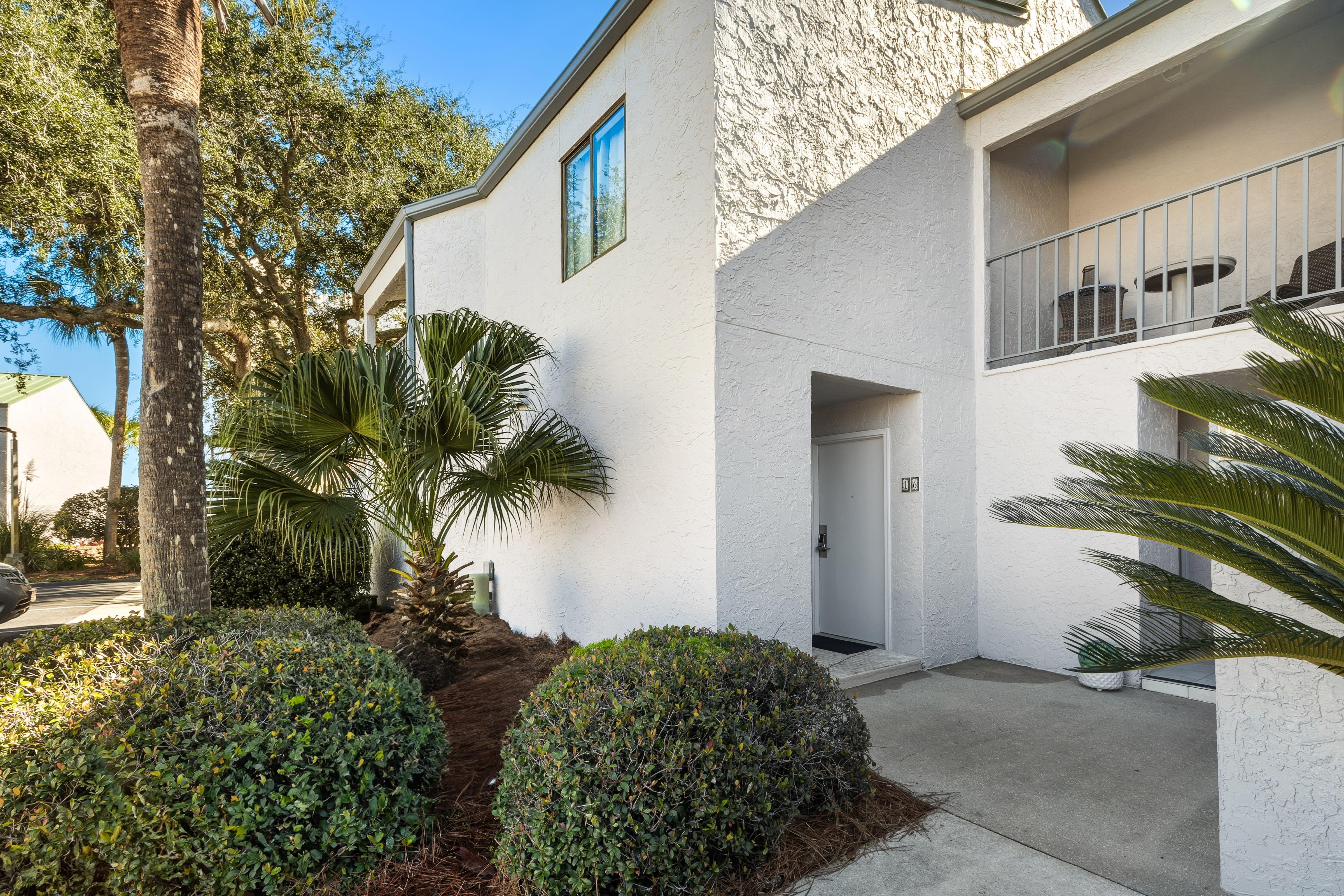 Shoreline Garden Unit 16