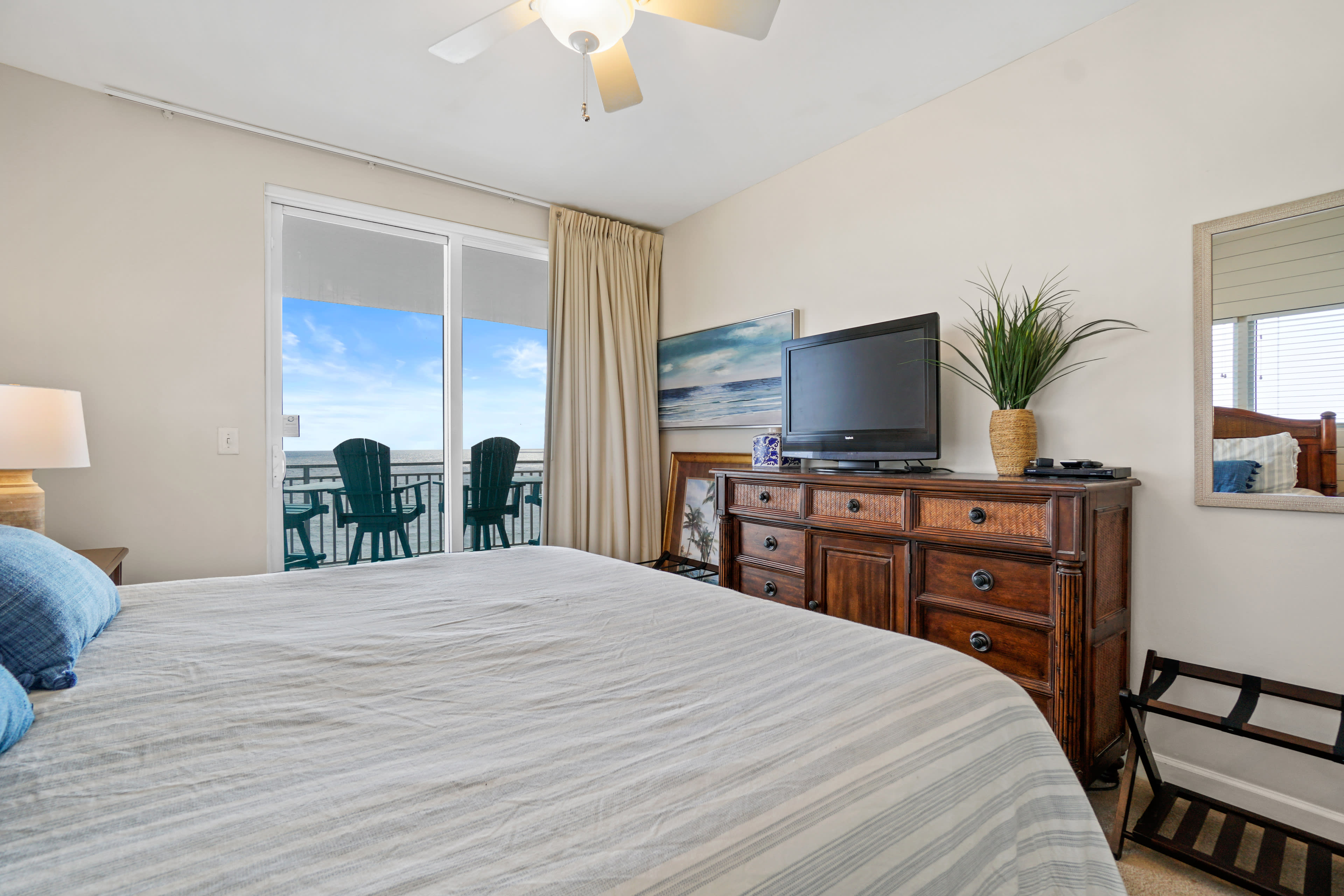 Serene Oceanview Escape