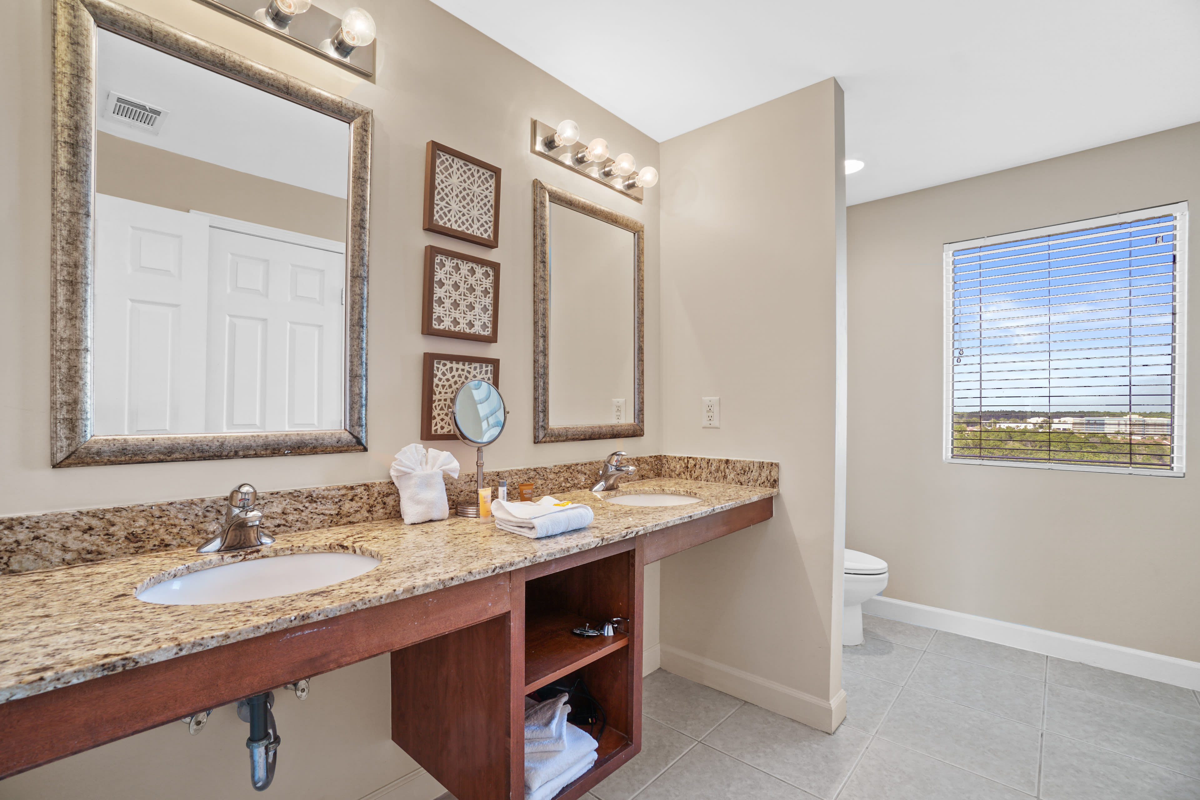 Elegant Spa-Like Bath