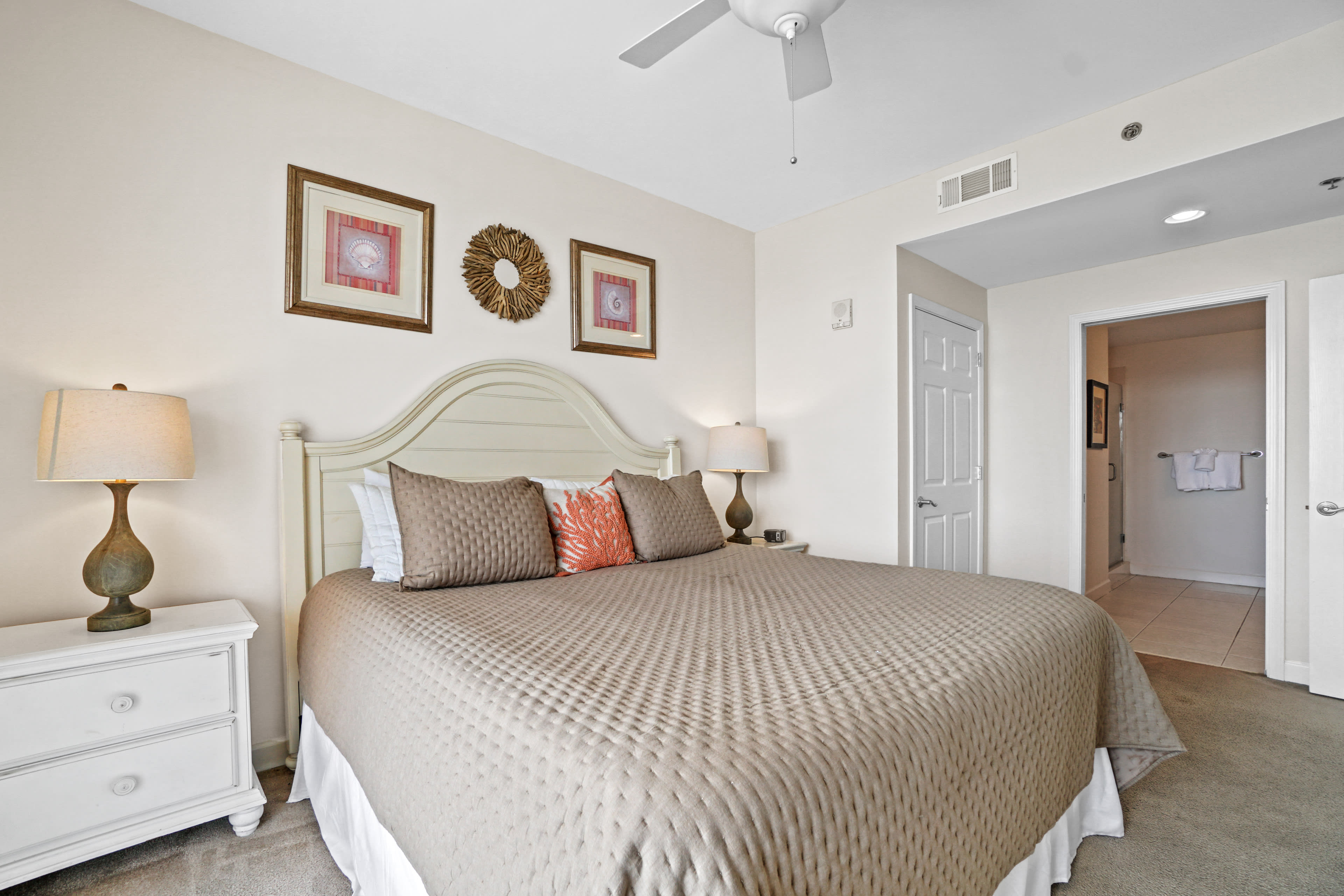 Serene Oceanview Escape