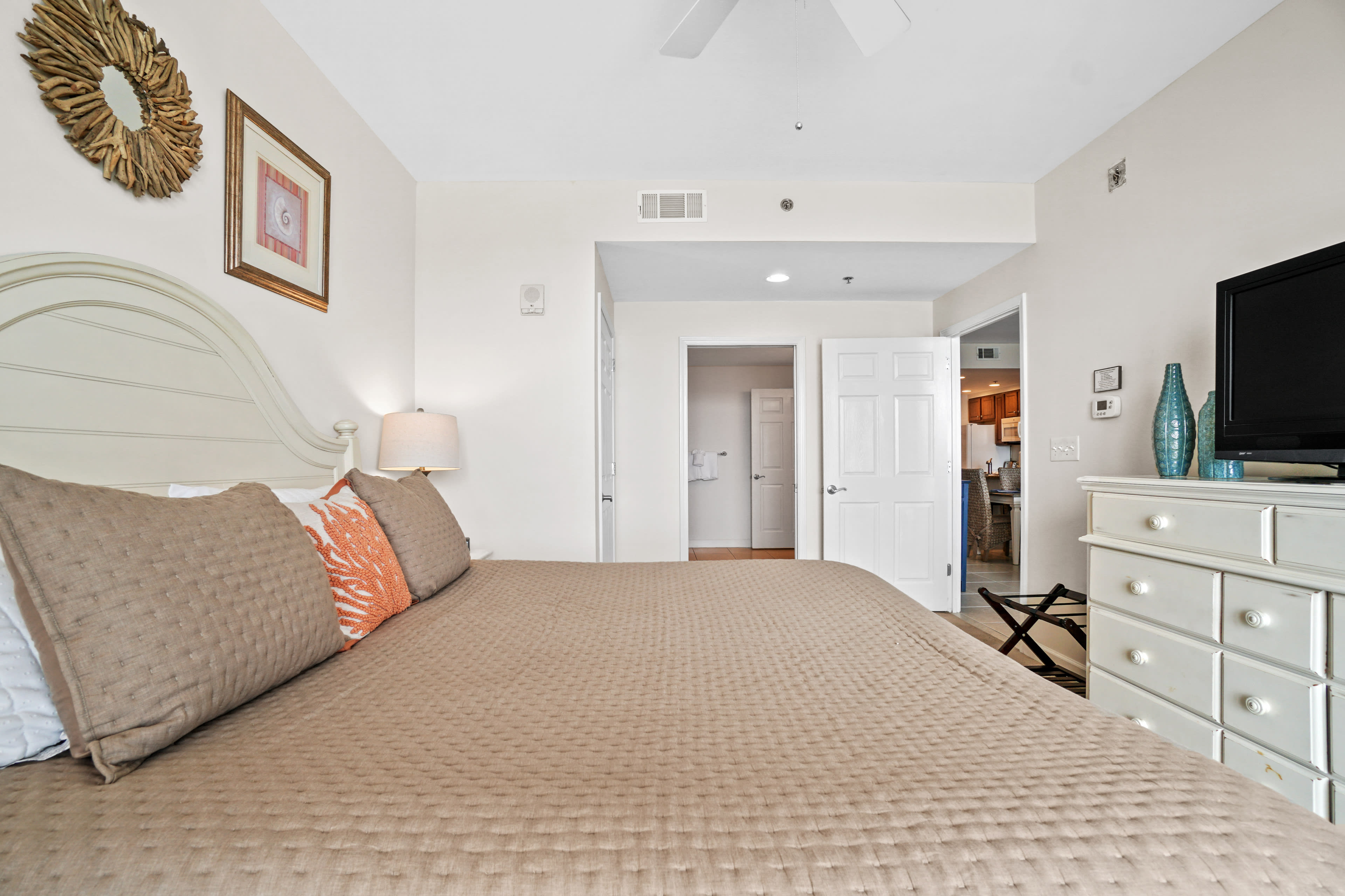 Serene Oceanview Escape