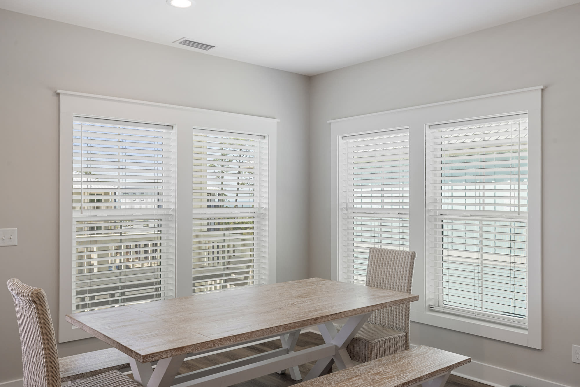 Sophisticated Coastal Dining