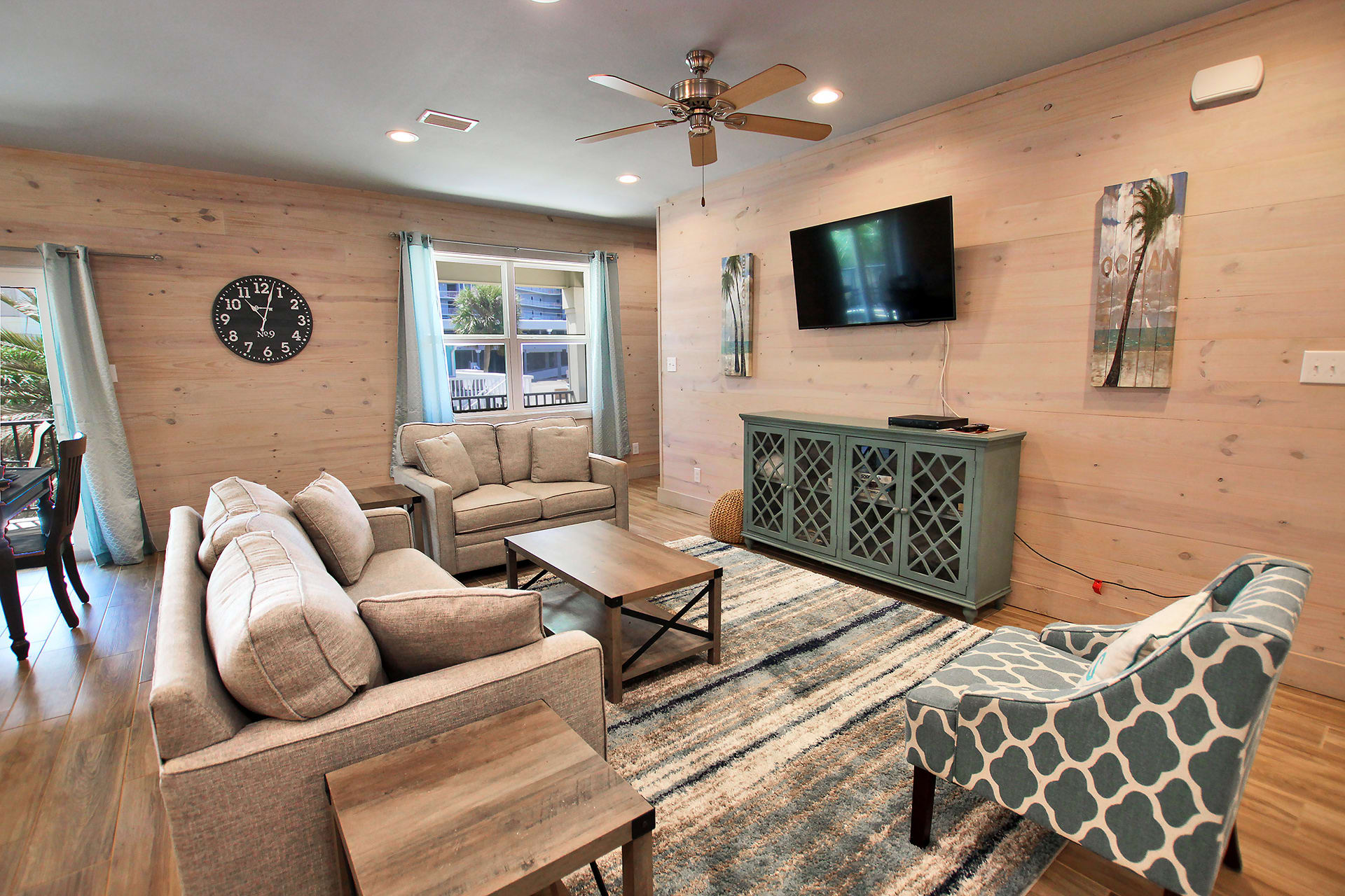 Koastal Kabana Living Room