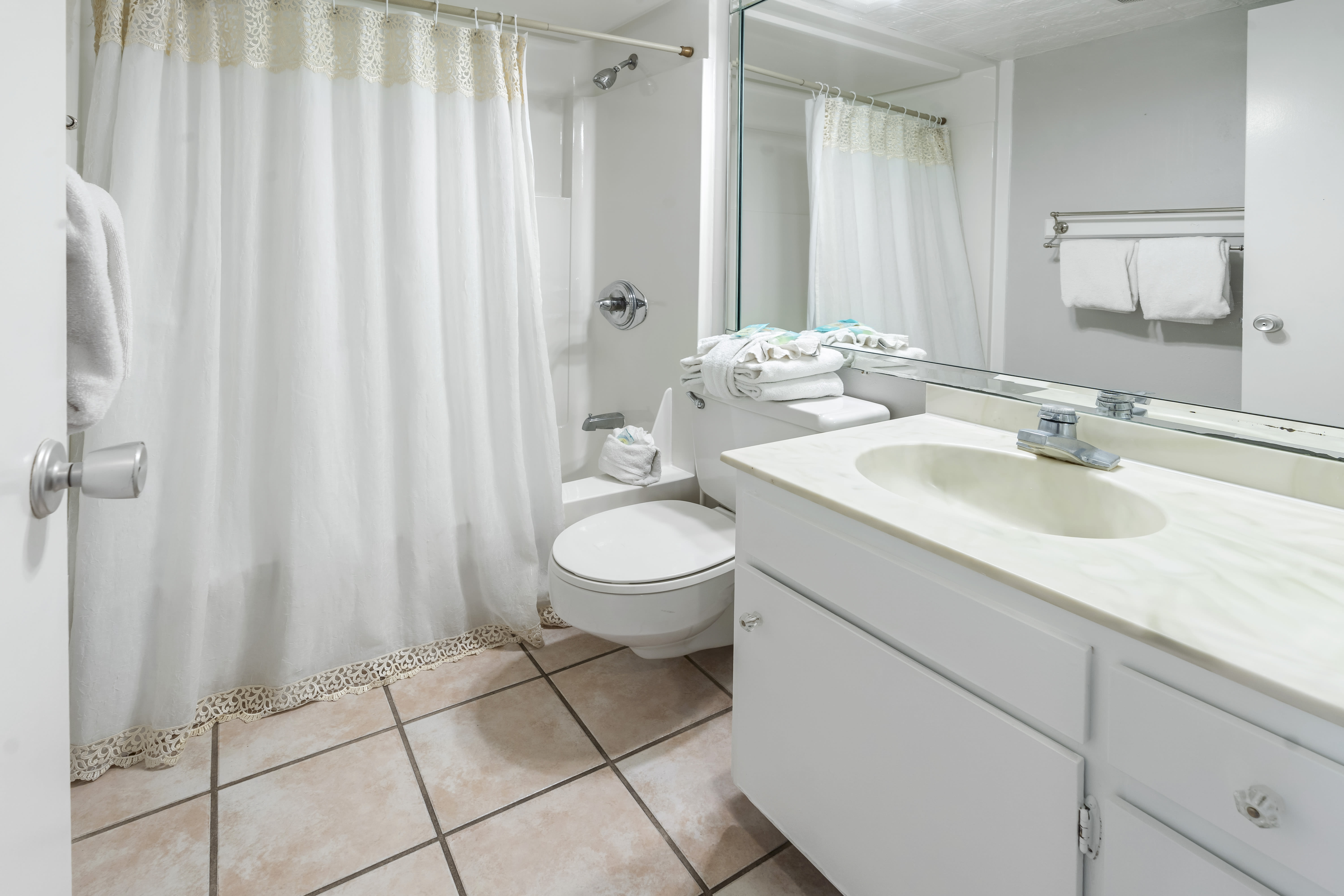 Bathroom with Shower/Tub Combo