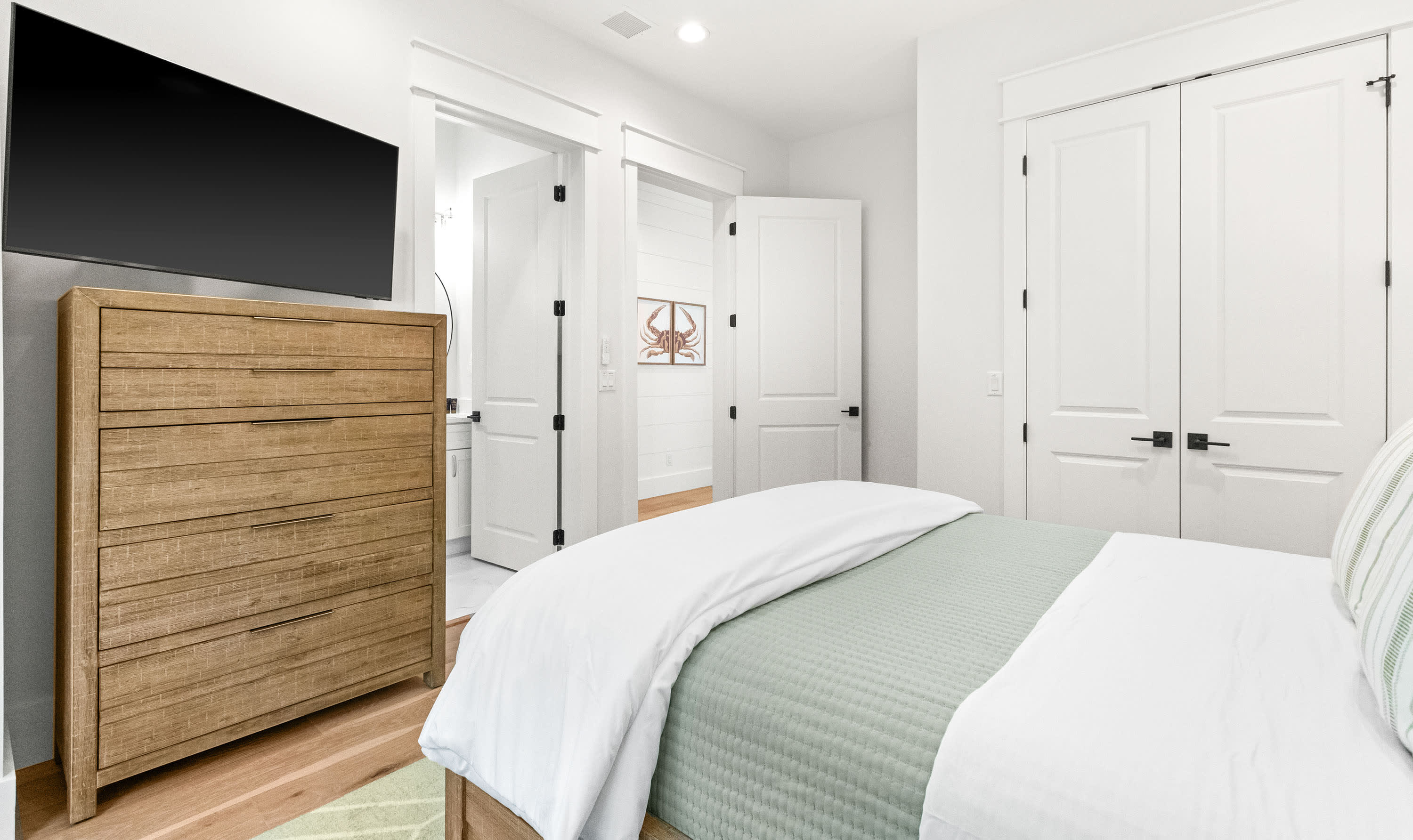 2nd Floor Queen Suite - "The Sage Room"