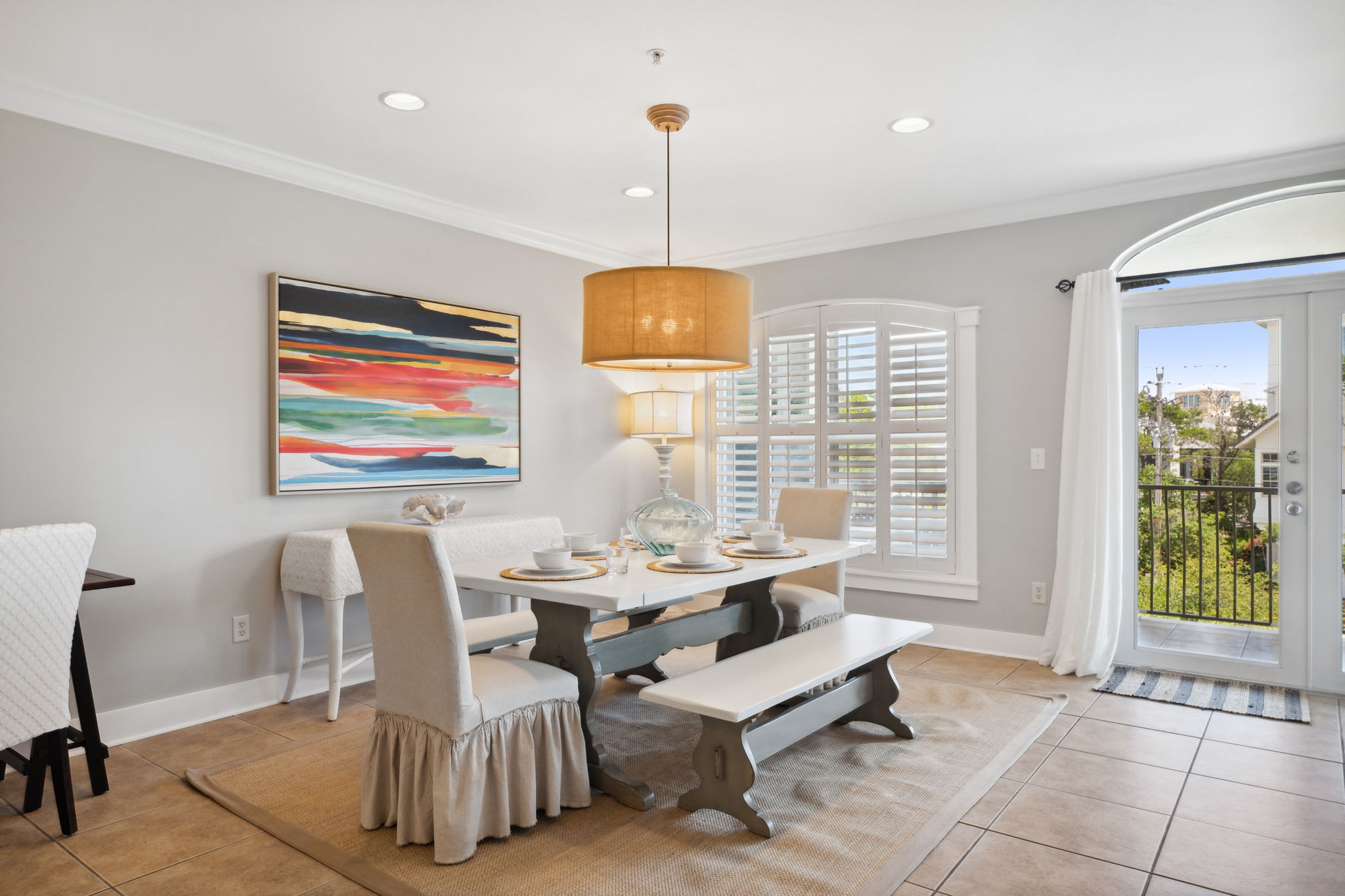 Dining Area with Seating for 6