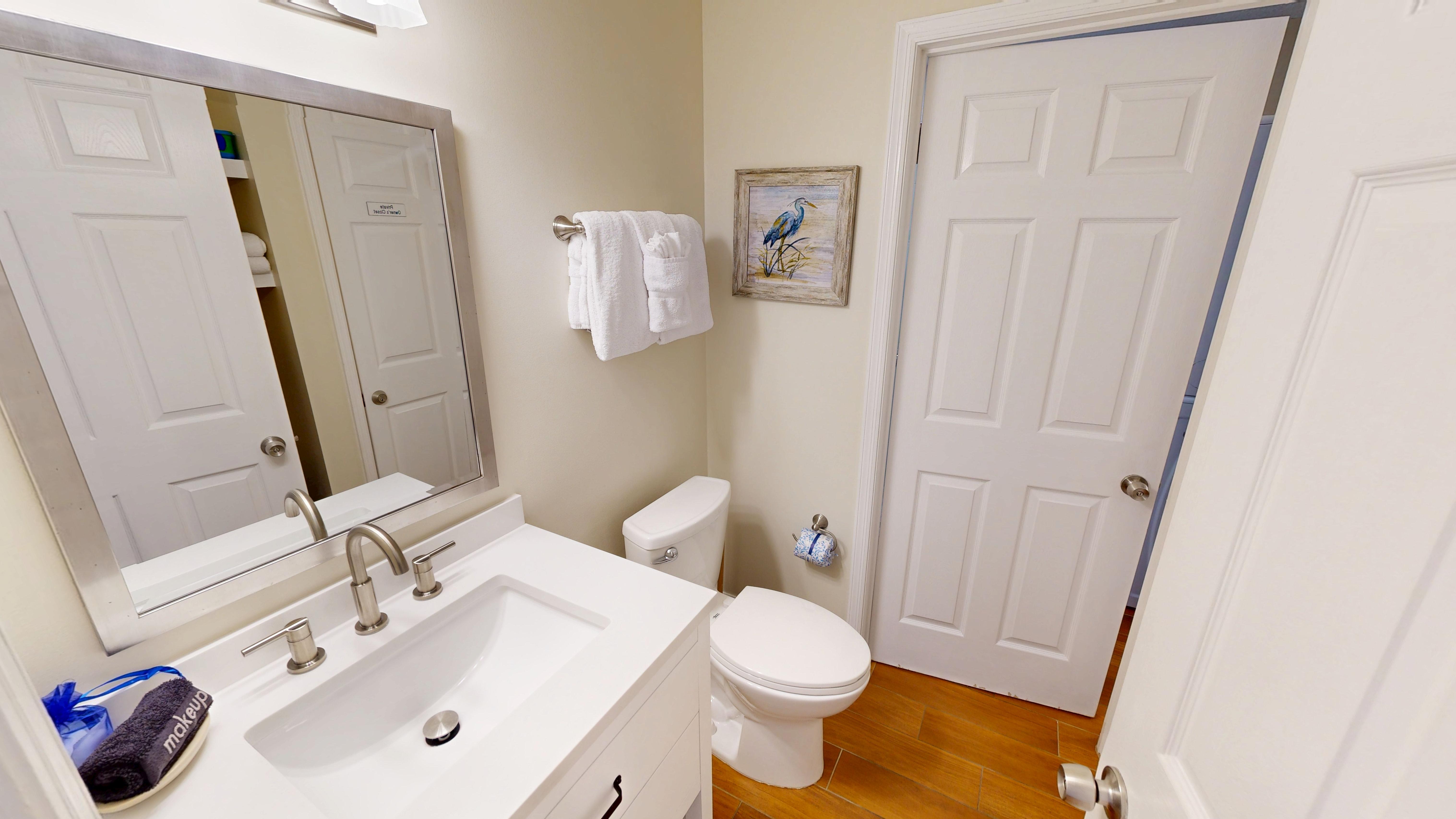 Bathroom 1 (Hallway)