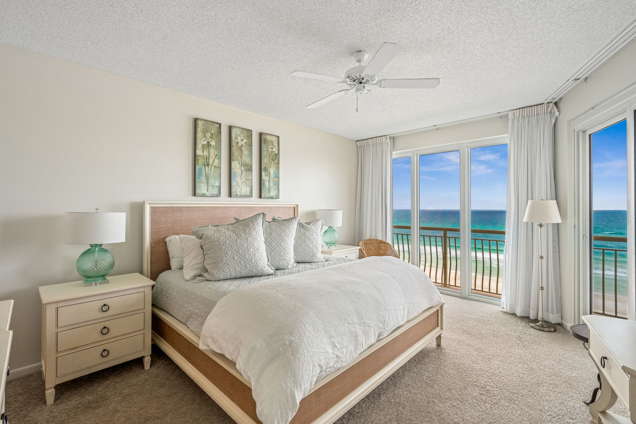 Gulf Front Primary Suite! King Size Bed