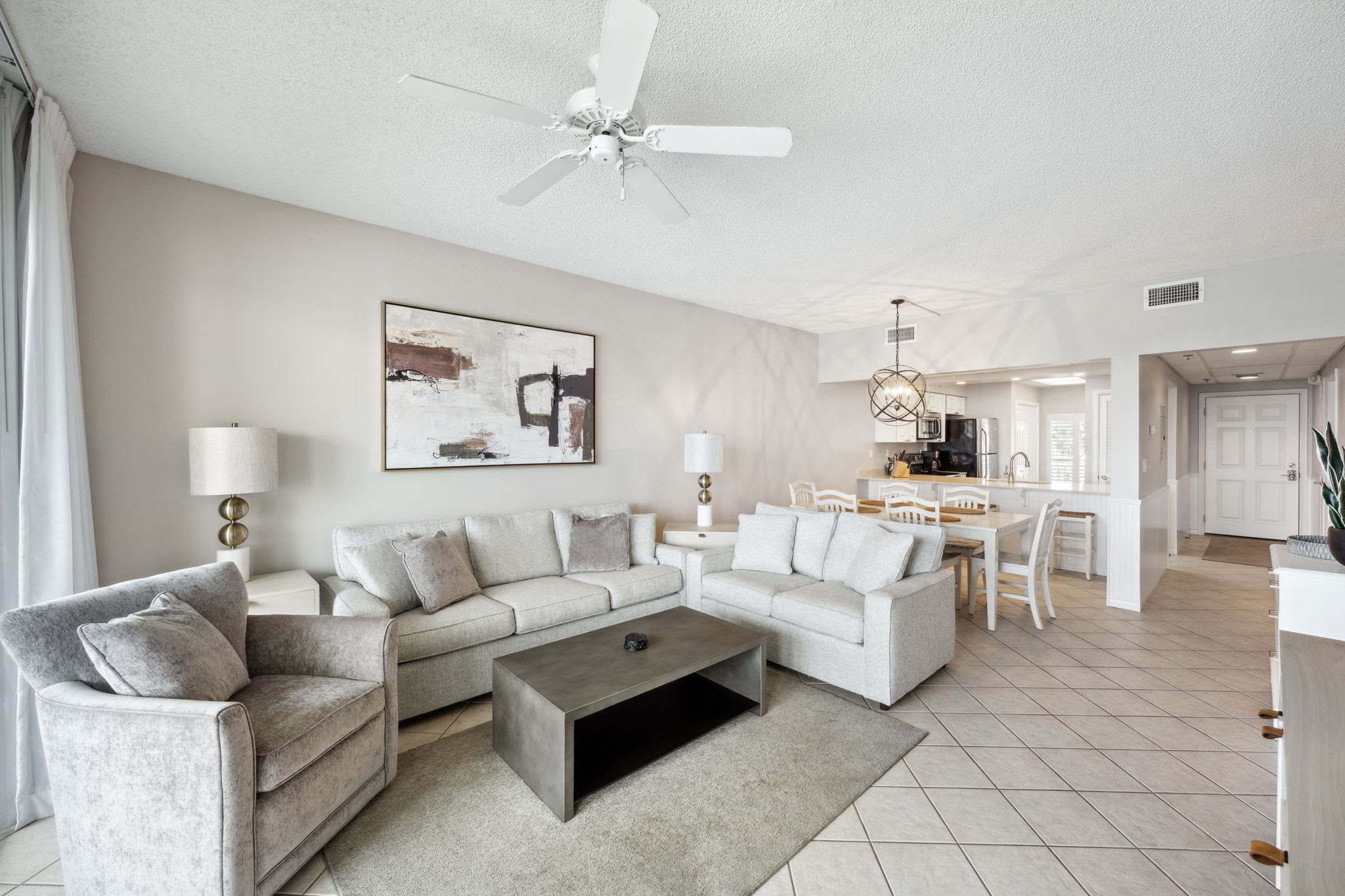 Ample Seating Throughout!