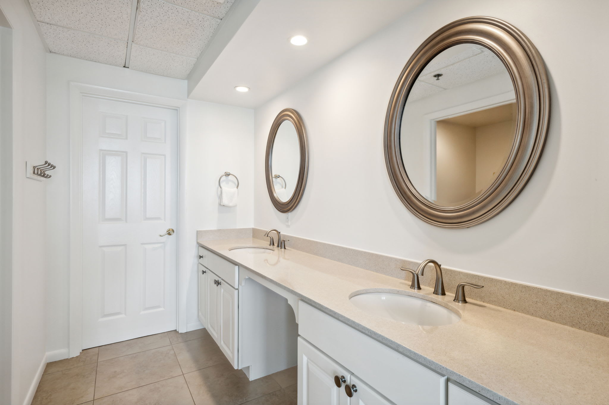 Gulf Front Primary En Suite