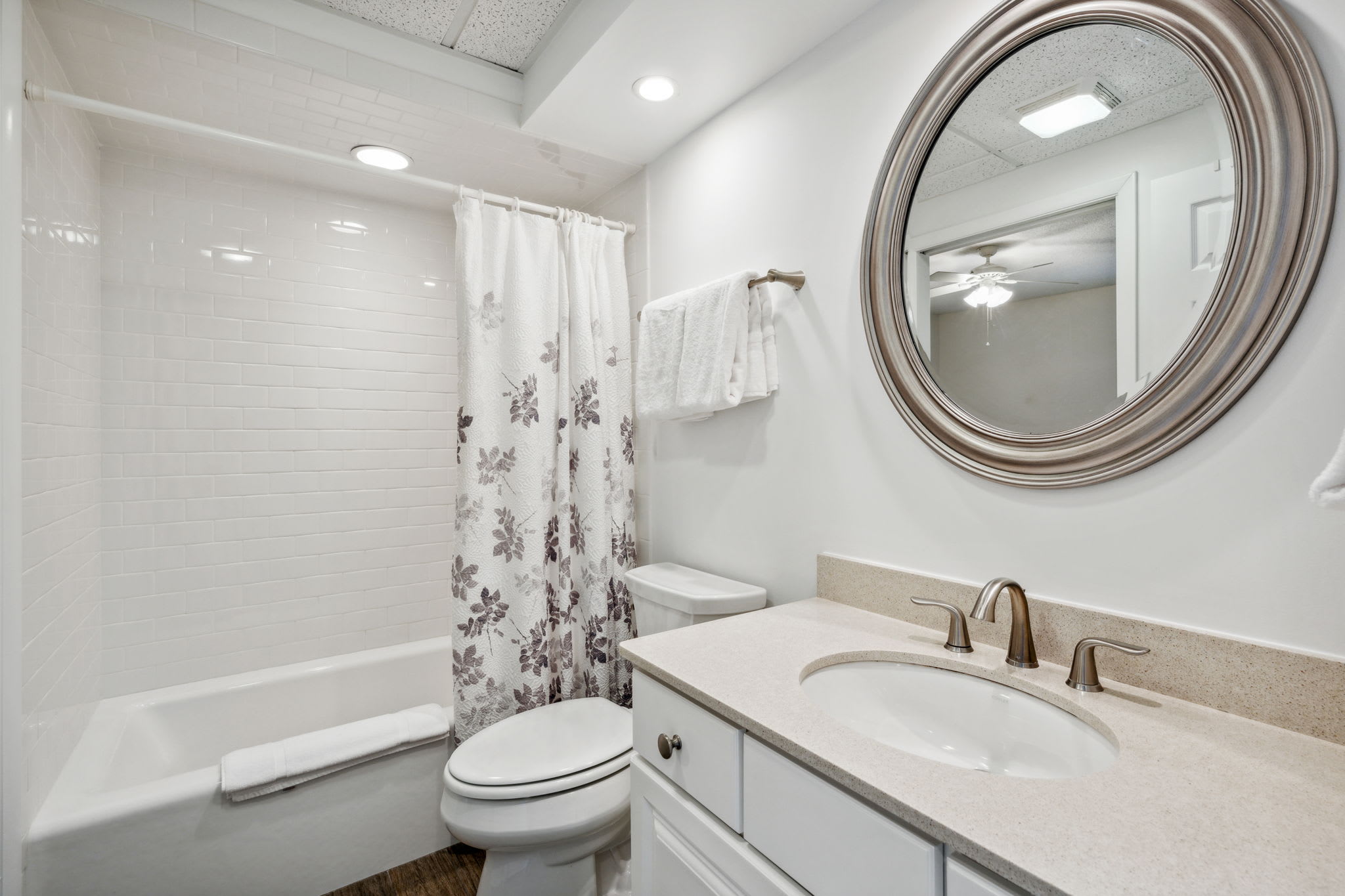 Shared Guest Bathroom