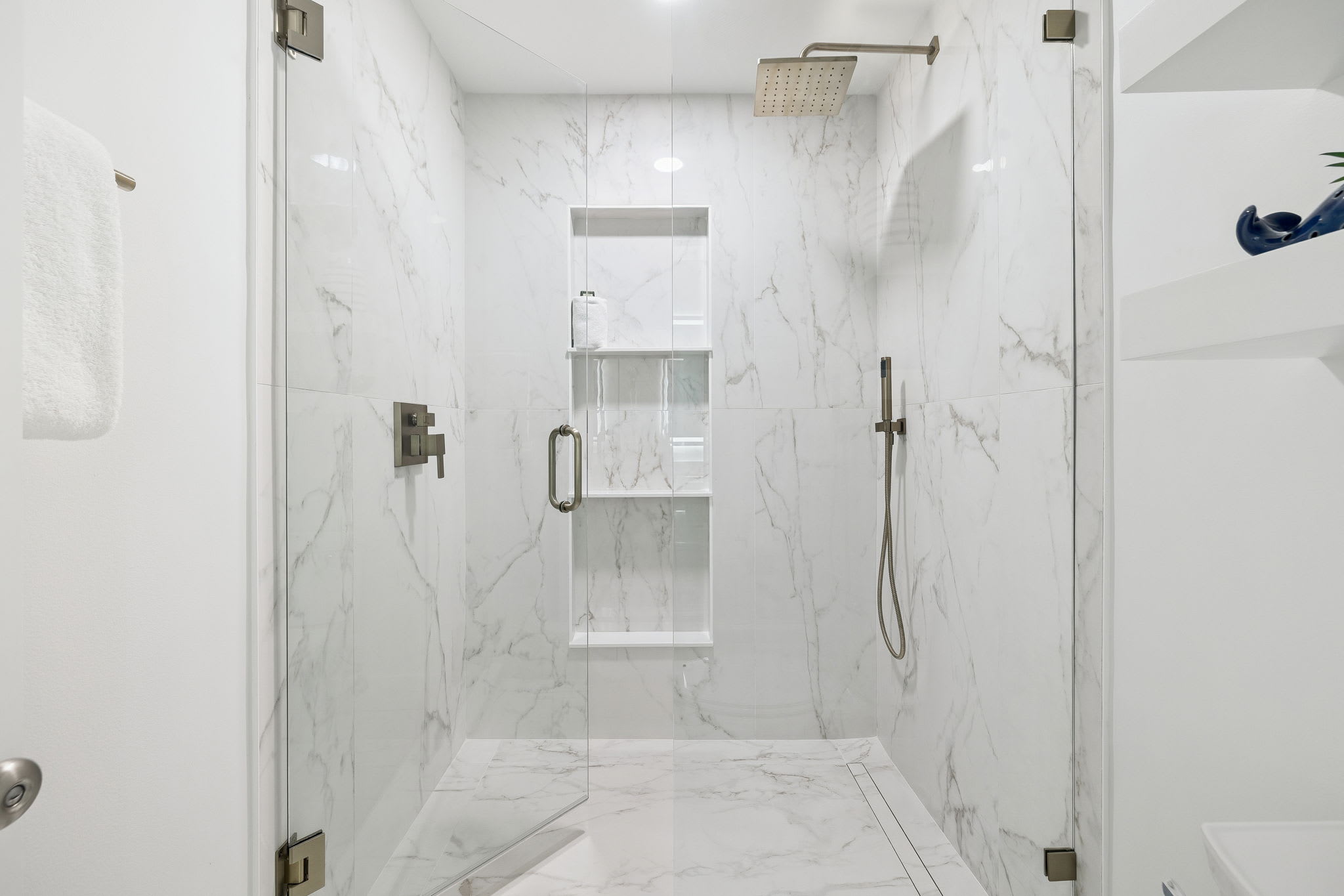 Primary King En-Suite - Spacious Walk-In Shower