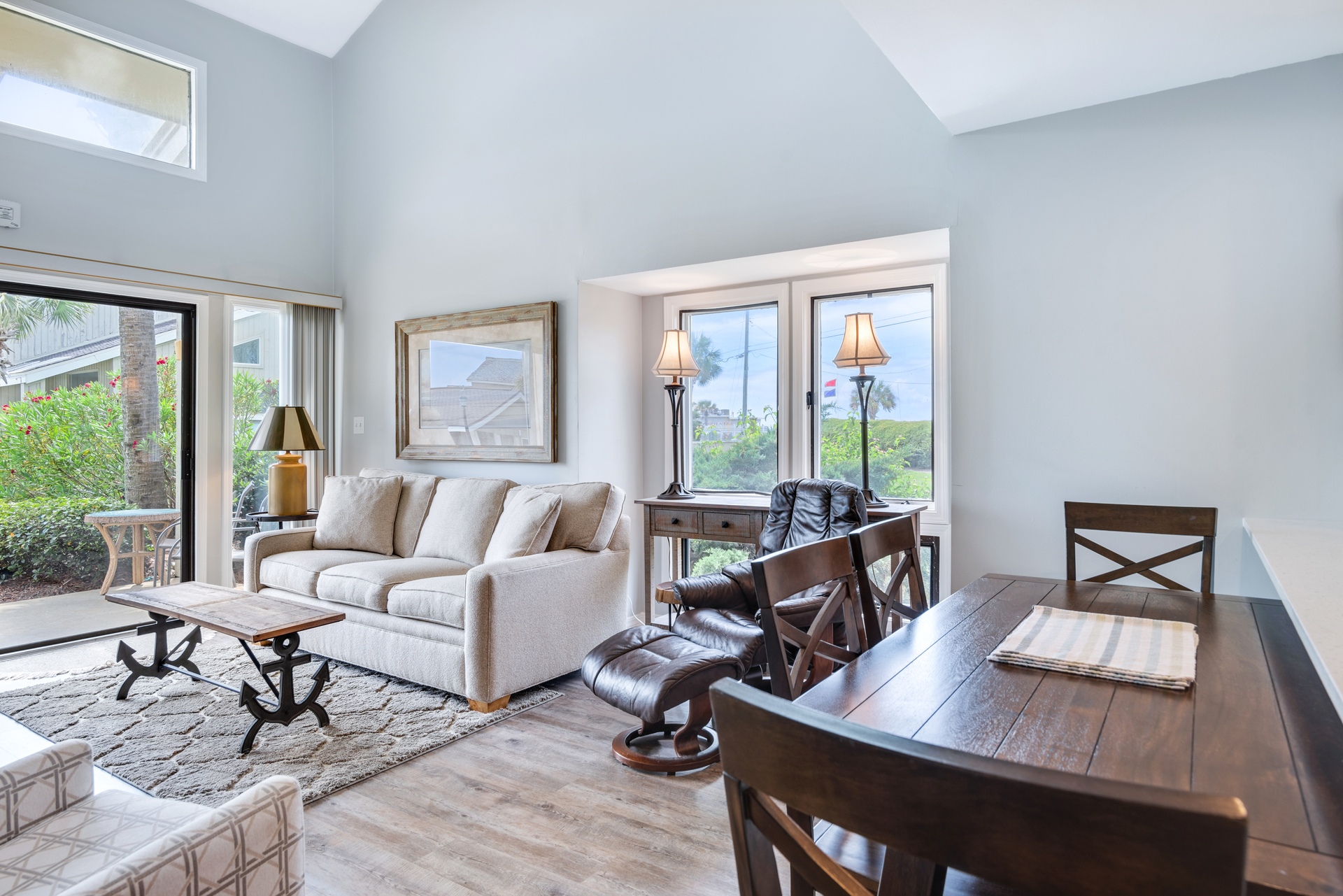 Comfortable LR with plenty of seating, view of gulf