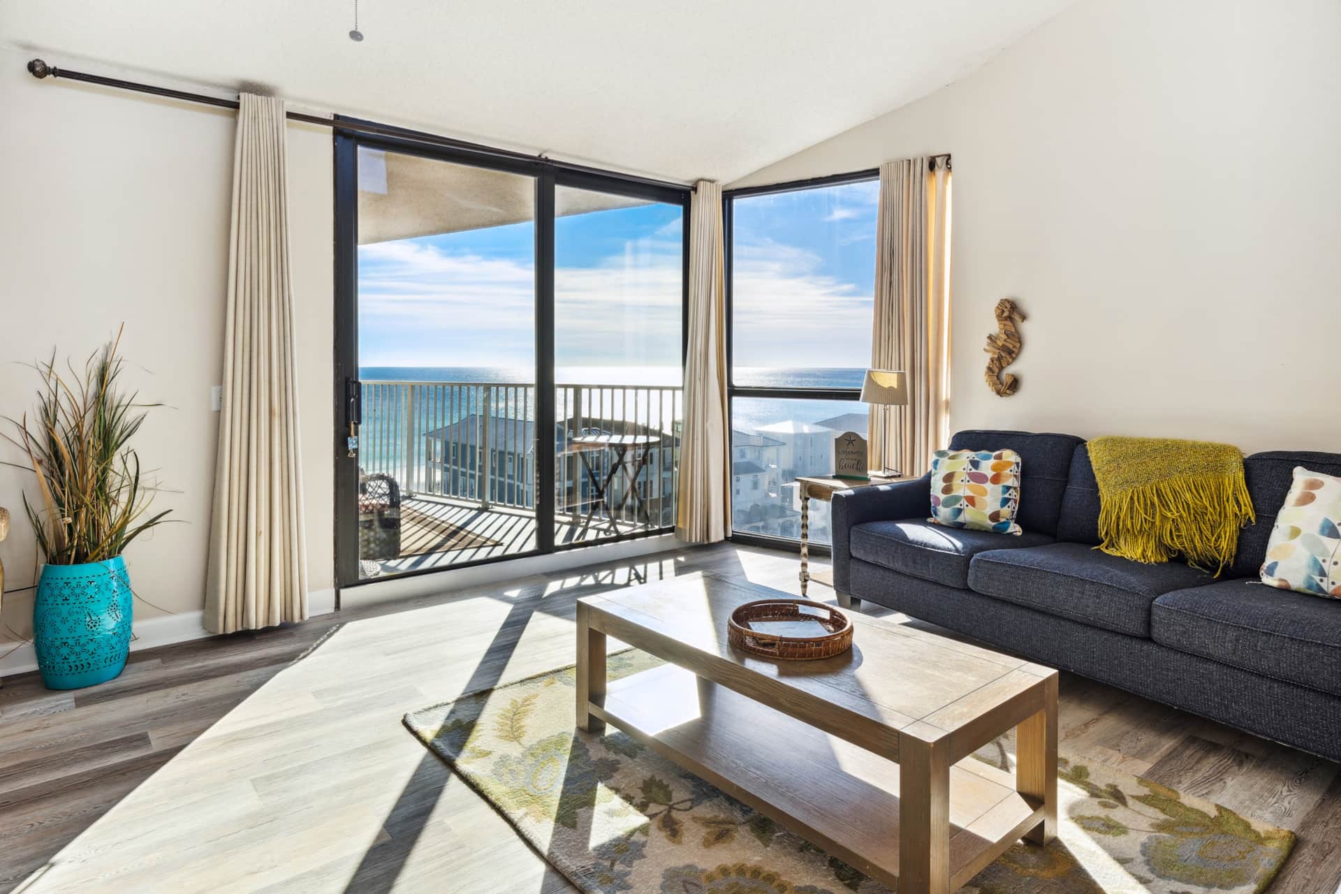 Mainsail 481 - Top floor, stunning view!