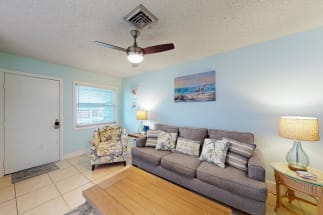Bradenton Beach Vacation Rental 18305