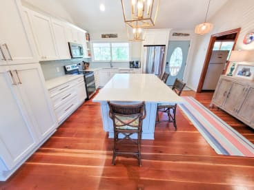 Old Bay | {{City}}, {{State}} Vacation Rental | #12
