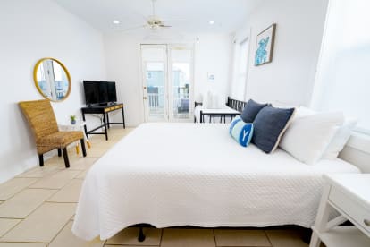 Barefoot Chic | {{City}}, {{State}} Vacation Rental | #24