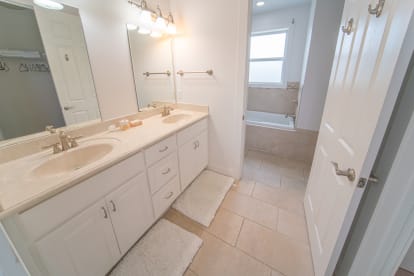 Barefoot Chic | {{City}}, {{State}} Vacation Rental | #32