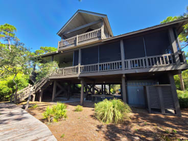 Saltwater Charlie's | {{City}}, {{State}} Vacation Rental | #6