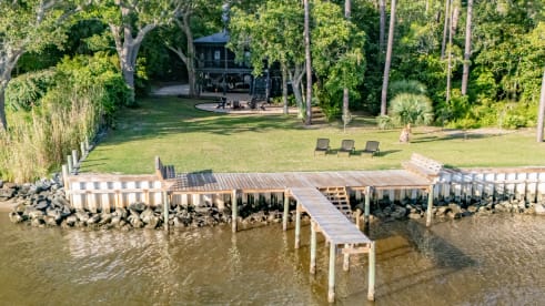 The Shady Oyster | {{City}}, {{State}} Vacation Rental | #2