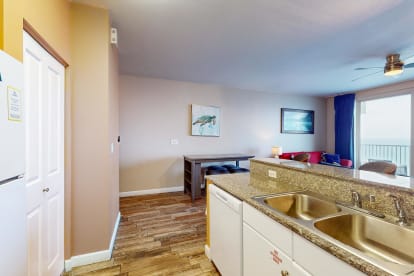 Shores of Panama 802 - Thumbnail Image #11