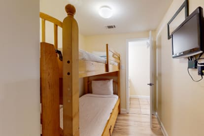 Shores of Panama 1318 - Thumbnail Image #16