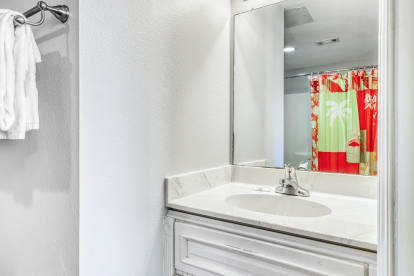 Shores of Panama 507 - Thumbnail Image #16