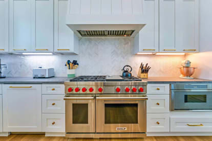 Beachfront, private pool, hot tub, elevator | {{City}}, {{State}} Vacation Rental | #7