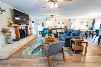 Hook, Wine N Sinker | {{City}}, {{State}} Vacation Rental | #6