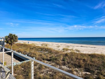 Island Vibe (Villa H-5) | {{City}}, {{State}} Vacation Rental | #18